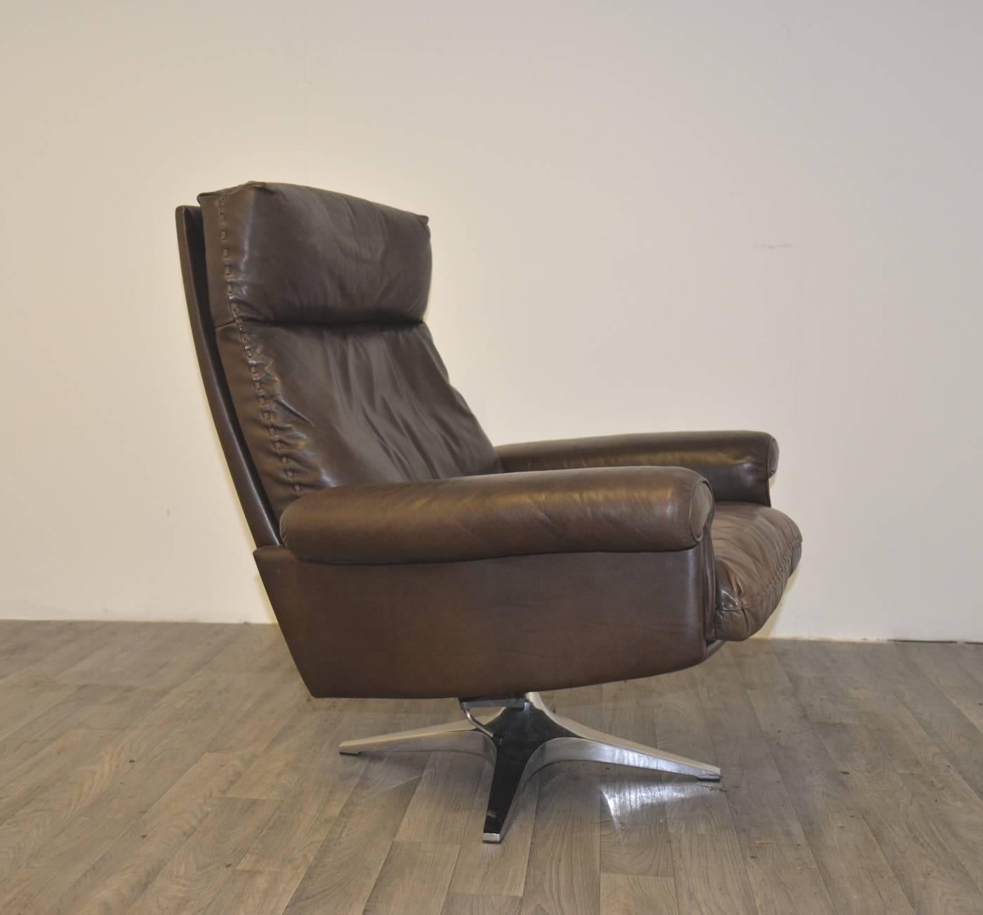 Pair of Vintage De Sede DS-31 High Back Swivel Lounge Club Armchairs, 1970s 1