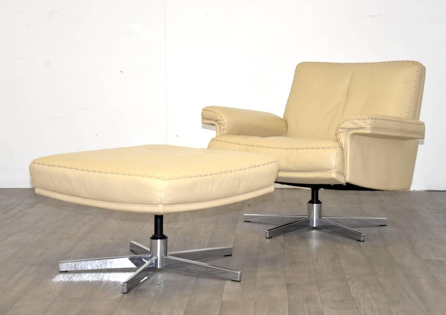 Leather Vintage De Sede DS 35 Two-Seat Loveseat and Swivel Armchair and ottoman, 1970s For Sale
