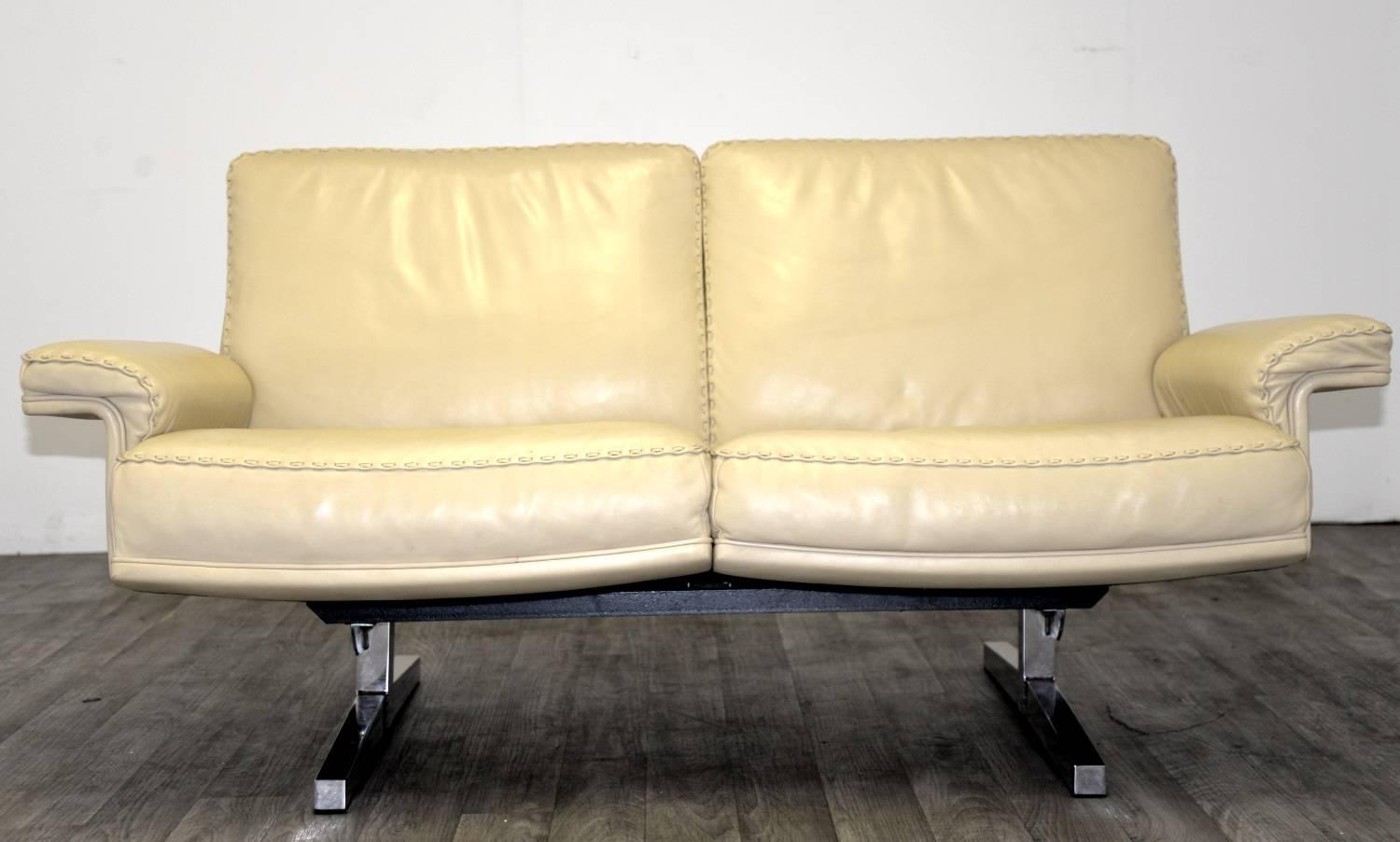 Swiss Vintage De Sede DS 35 Two-Seat Loveseat and Swivel Armchair and ottoman, 1970s For Sale