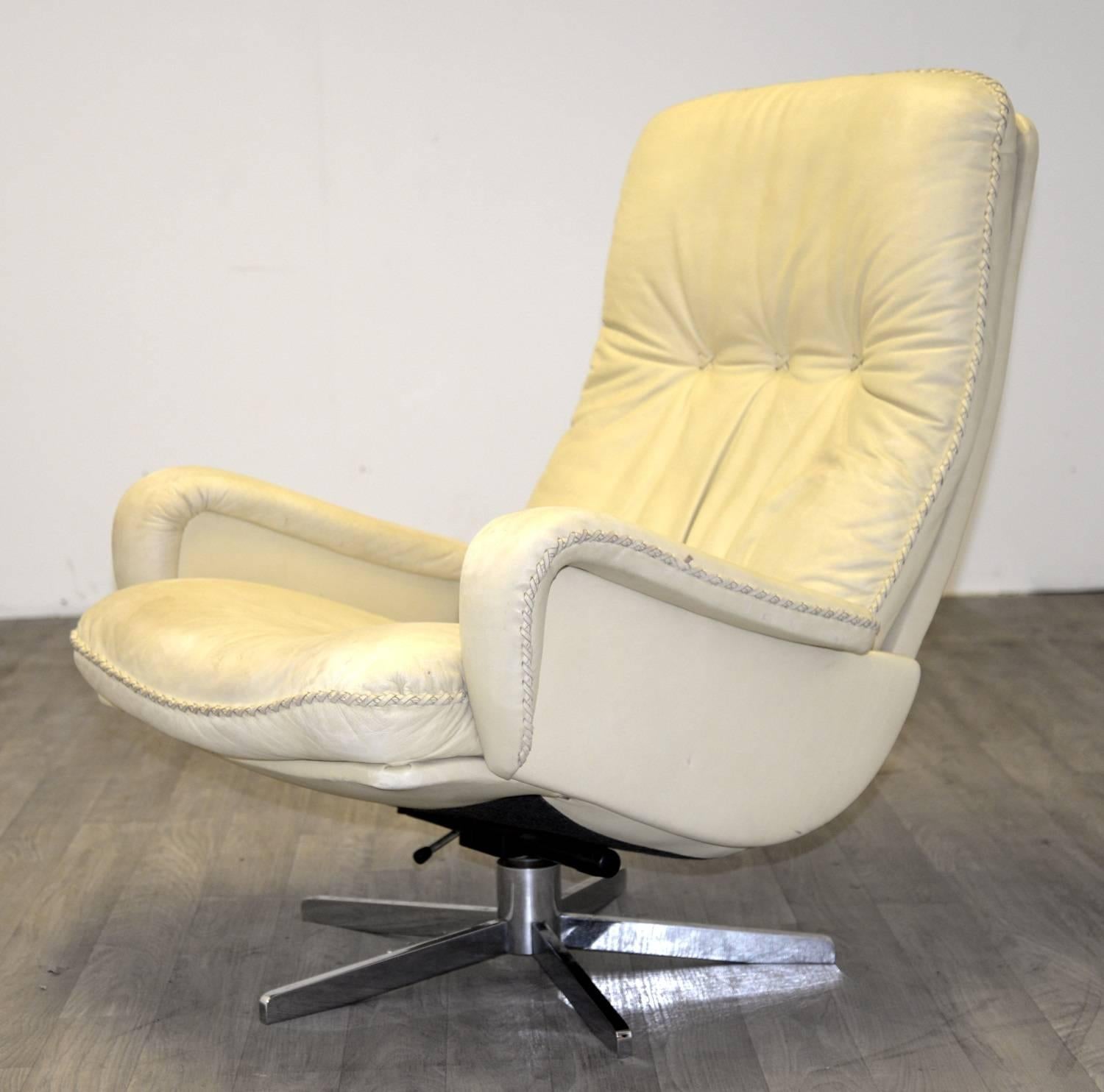 Mid-Century Modern Vintage De Sede S 231 James Bond Swivel Lounge Armchair, 1960s For Sale