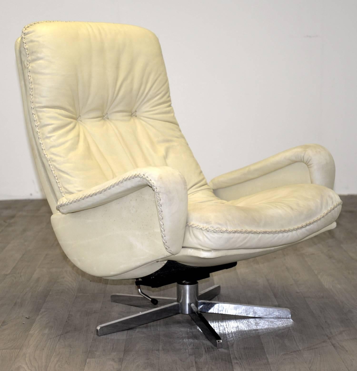 Mid-20th Century Vintage De Sede S 231 James Bond Swivel Lounge Armchair, 1960s For Sale