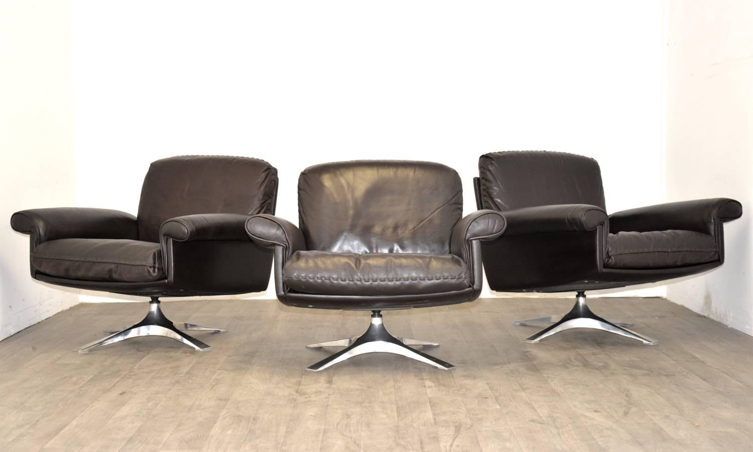 Discounted airfreight for our US and International customers ( from 2 weeks door to door)

The Cambridge Chair Company brings to you three highly desirable retro De Sede DS-31 swivel lounge armchairs in beautiful soft aniline leather with whipstitch