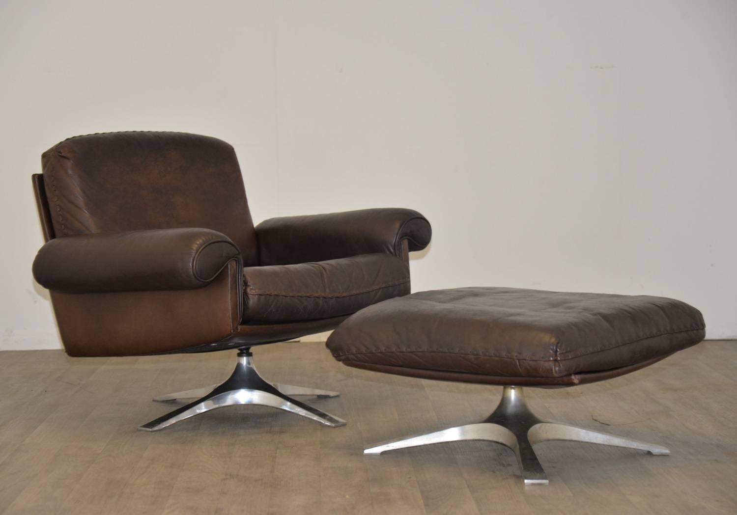 Mid-Century Modern Vintage De Sede DS 31 Swivel Lounge Armchairs and Ottoman, 1970s
