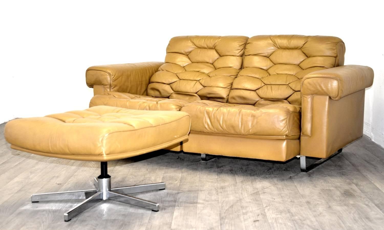 Discounted airfreight for our US and International customers ( from 2 weeks door to door ) 

The Cambridge Chair Company brings to you a beautiful two seater reclining sofa from De Sede of Switzerland. Designed by Robert Haussmann with a honeycomb