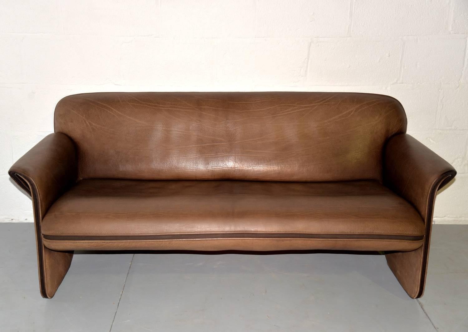 Discounted airfreight for our US and International customers ( from 2 weeks door to door)

The Cambridge Chair Company brings to you an ultra rare vintage De Sede DS 125 sofa designed by Gerd Lange in 1978. These sculptural pieces are upholstered in