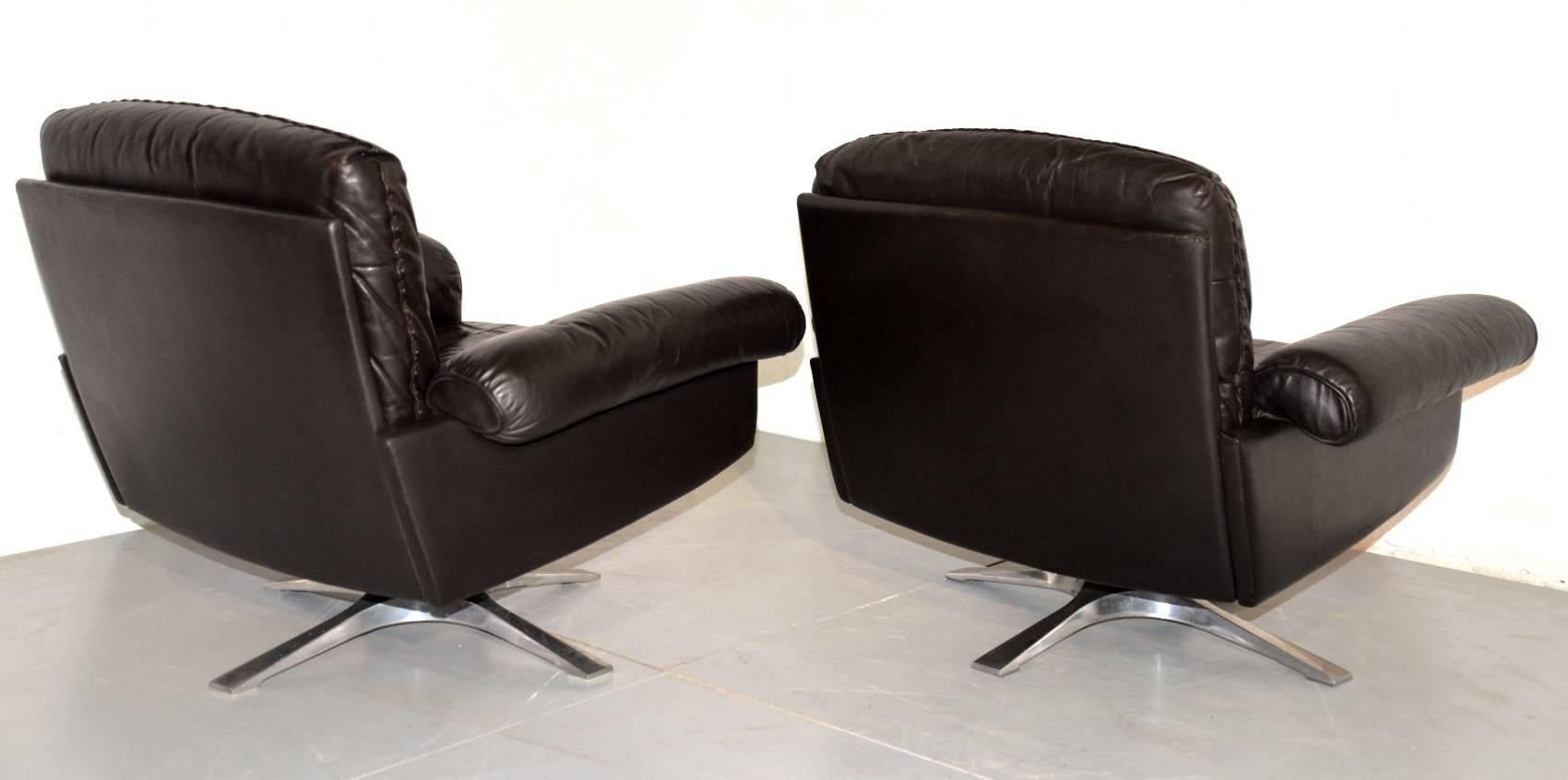 Swiss Vintage De Sede DS 31 Swivel Lounge Armchairs and Ottoman, 1970s