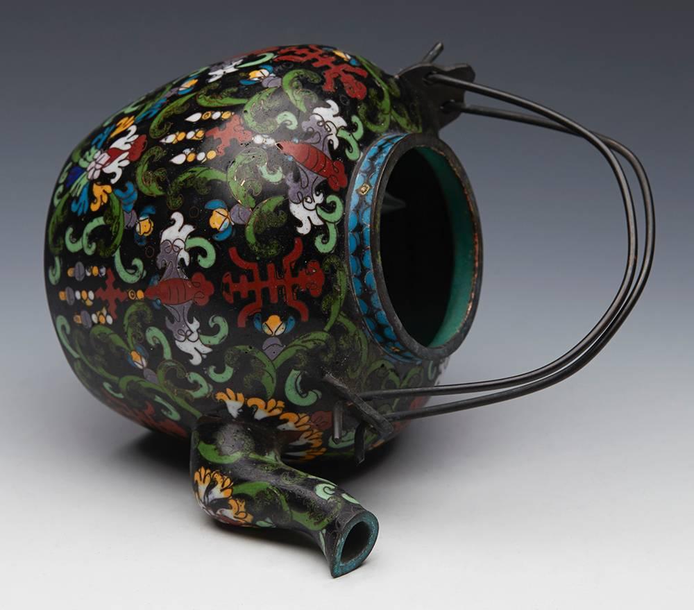 Fine Antique Chinese Qing Cloisonné Wine Pot Marked Tong Shun Tang, 19th Century In Excellent Condition In Bishop's Stortford, Hertfordshire