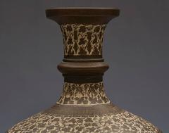 Antike Vase aus indischem Messing mit floralem Muster:: signiert:: 19. bis 20