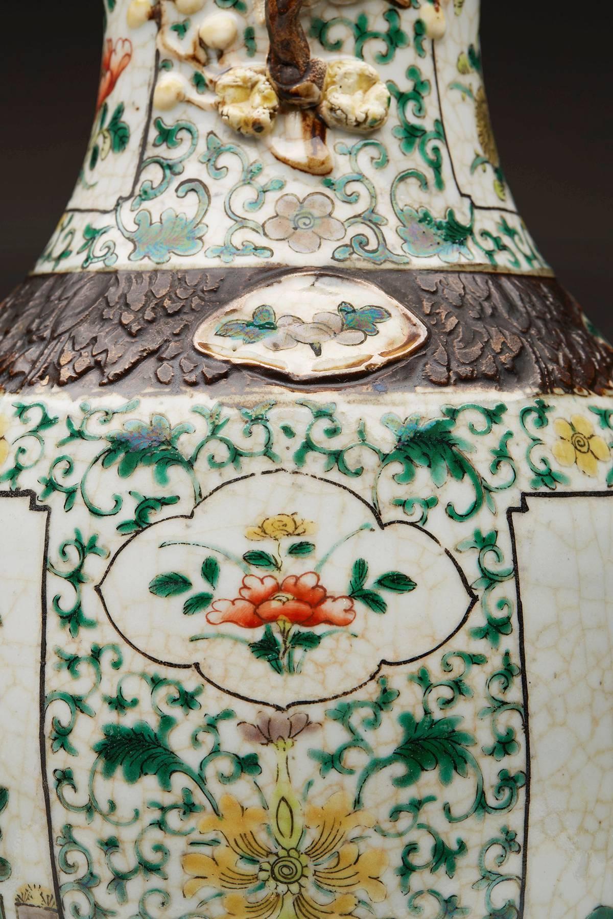 Antique Chinese Qing Famille Verte Cracquel Glaze Vase, 19th Century 4