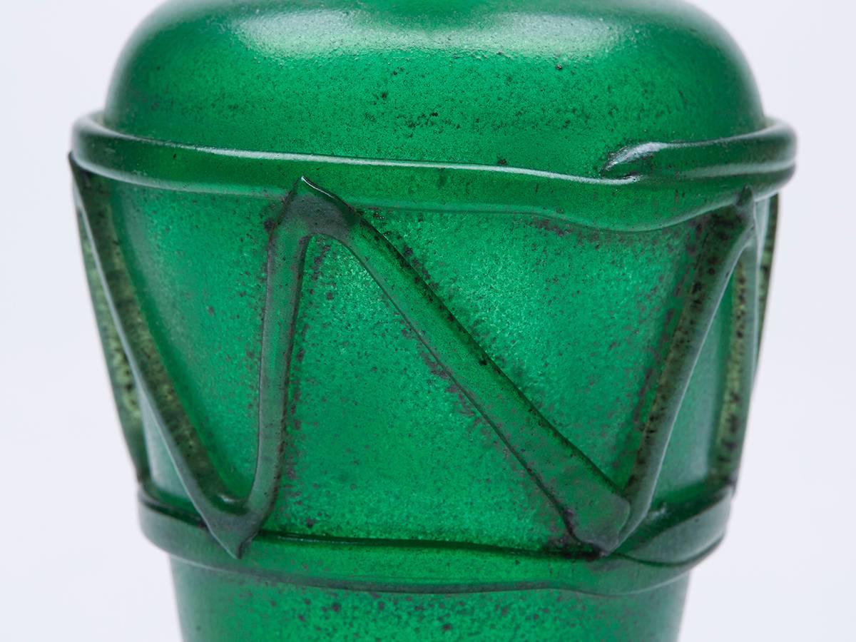 Seguso Scavo Murano Green Glass Vase, circa 1970 In Excellent Condition In Bishop's Stortford, Hertfordshire
