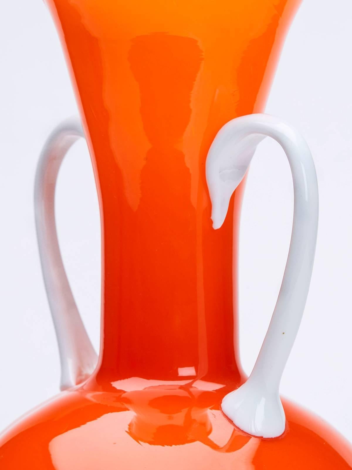 Vintage Italian Empoli Orange Cased Twin Handled Vase, 1960 In Good Condition In Bishop's Stortford, Hertfordshire