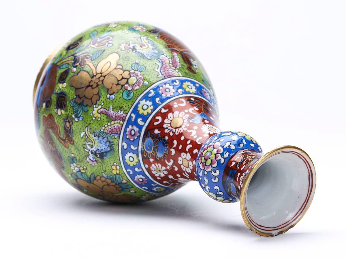 18th Century and Earlier Chinese Kangxi Painted Vase, 16th-17th Century