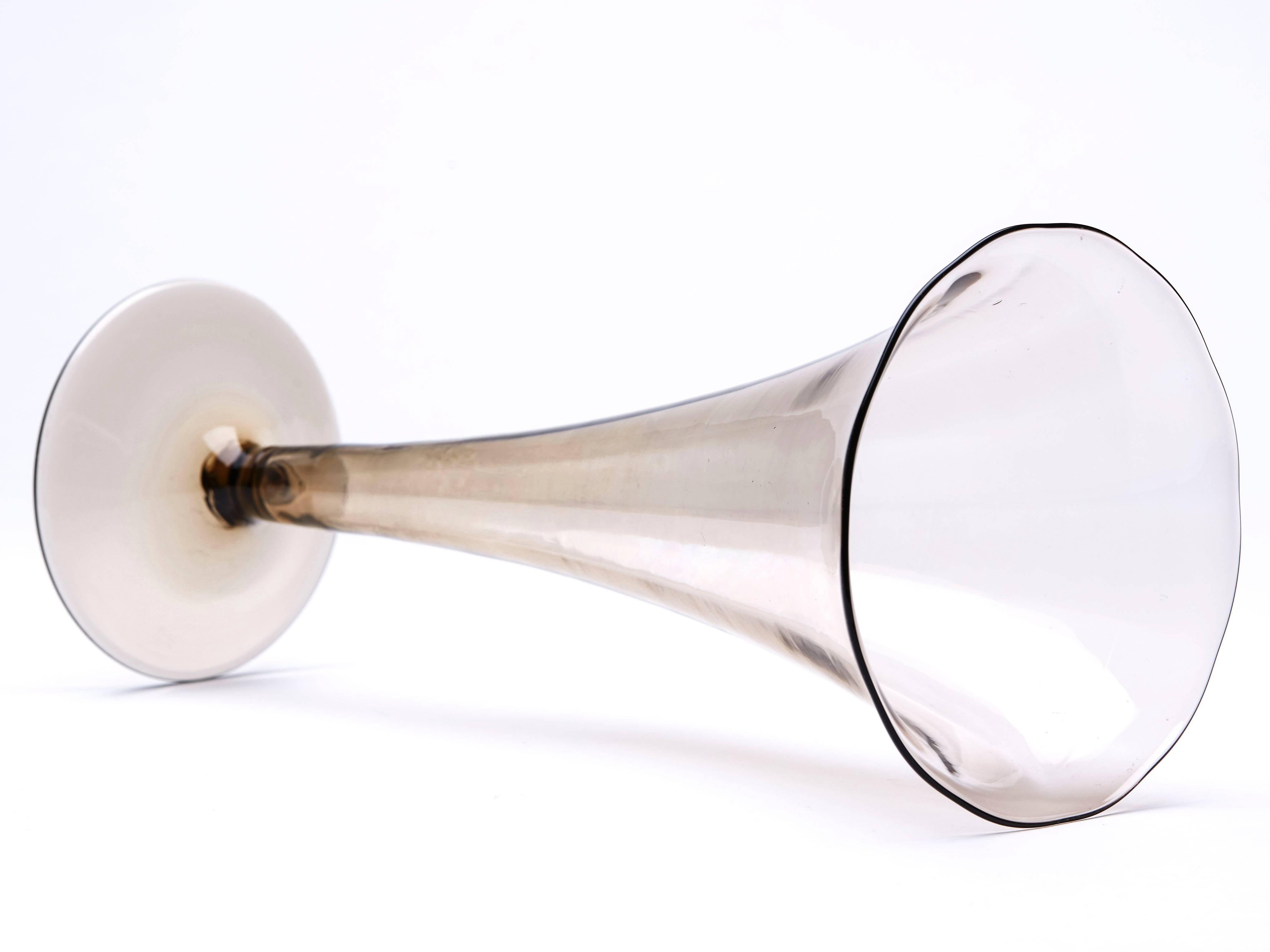 Vintage Murano MVM Cappellin Soffiati Glass Trumpet Vase, circa 1925 In Good Condition In Bishop's Stortford, Hertfordshire