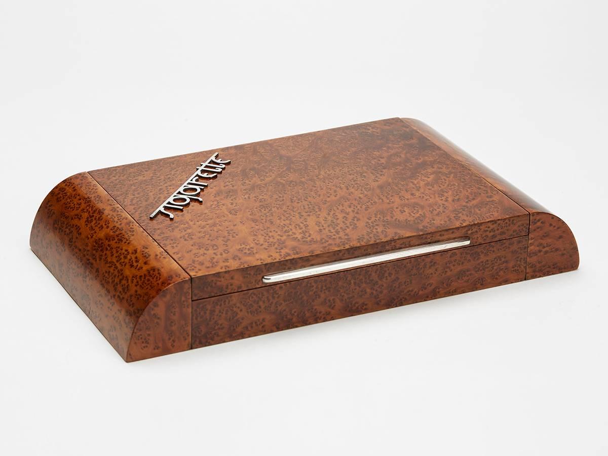 Mid-20th Century Art Deco Italian Burr Walnut Cigarette Box, circa 1930