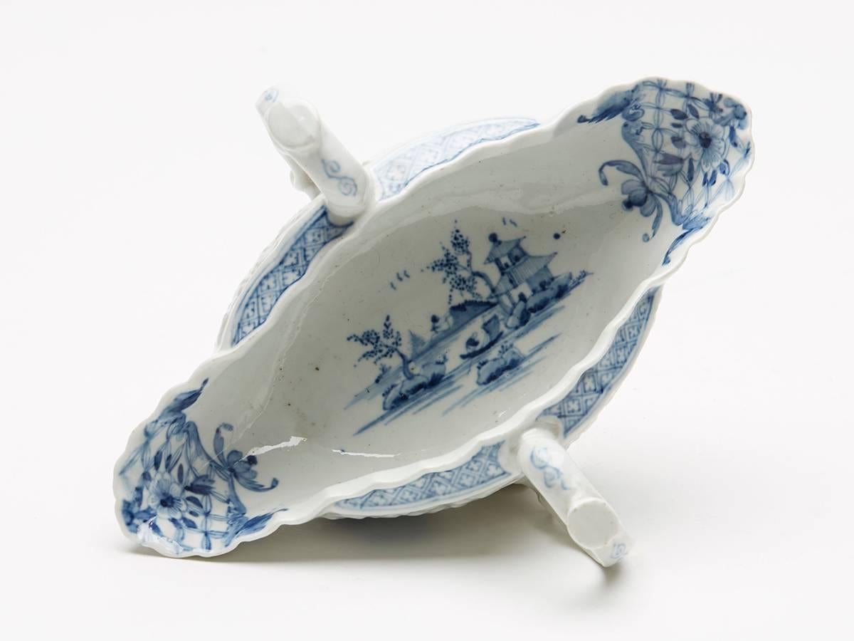 Pair of Worcester Blue and White Sauce Boats, circa 1760 2