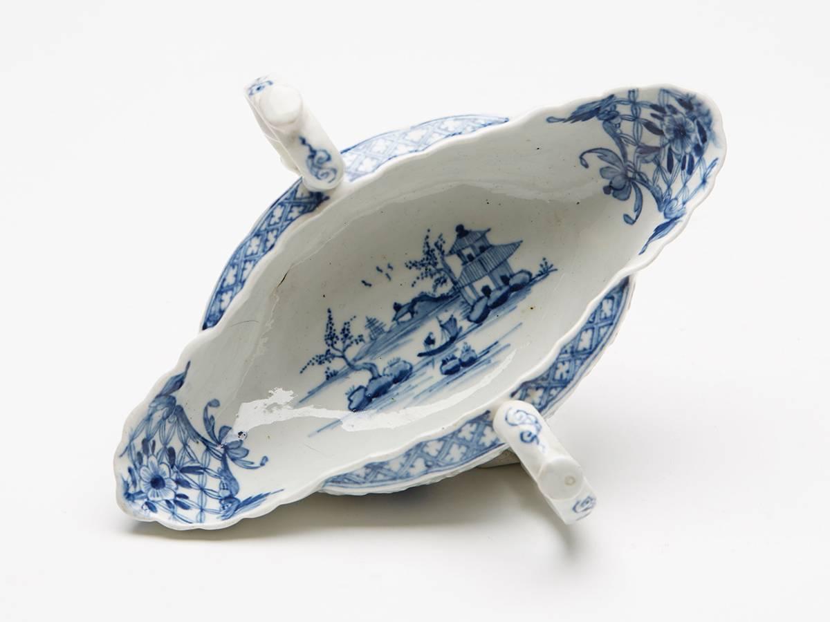 Mid-18th Century Pair of Worcester Blue and White Sauce Boats, circa 1760