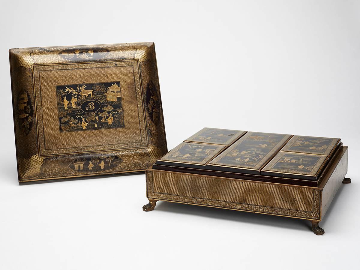 Hand-Painted Chinese Gold and Black Lacquer Games Box, Early 19th Century For Sale