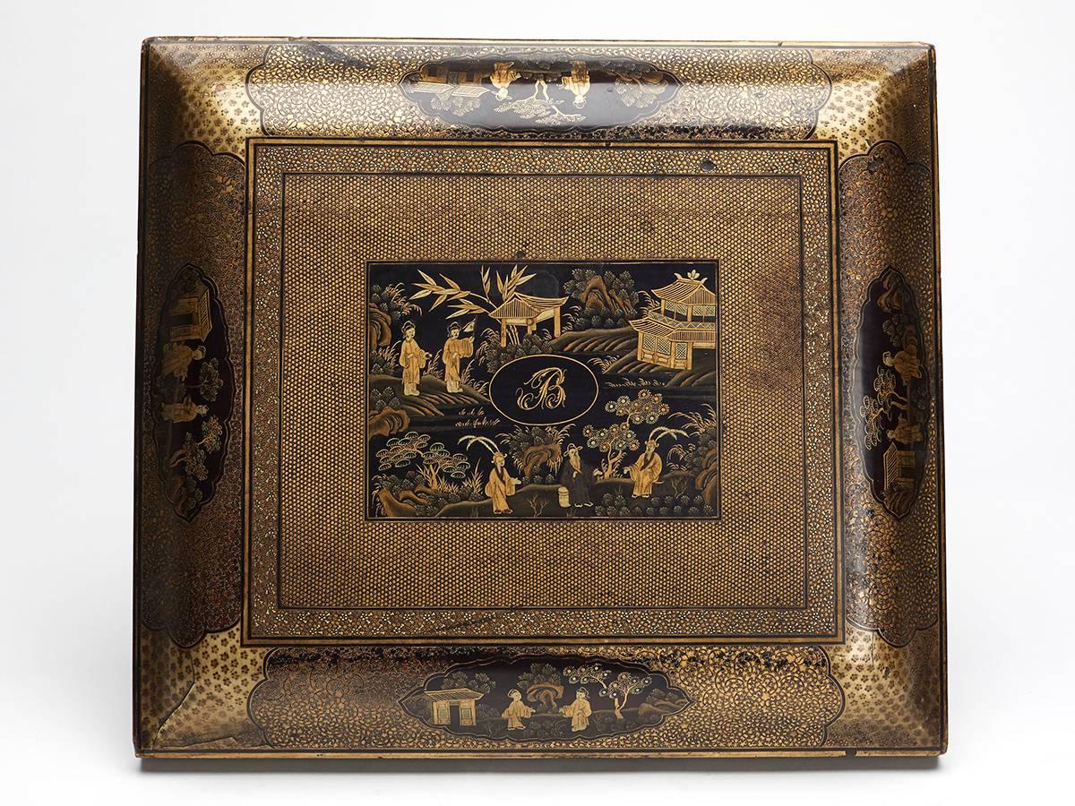Chinese Gold and Black Lacquer Games Box, Early 19th Century For Sale 1