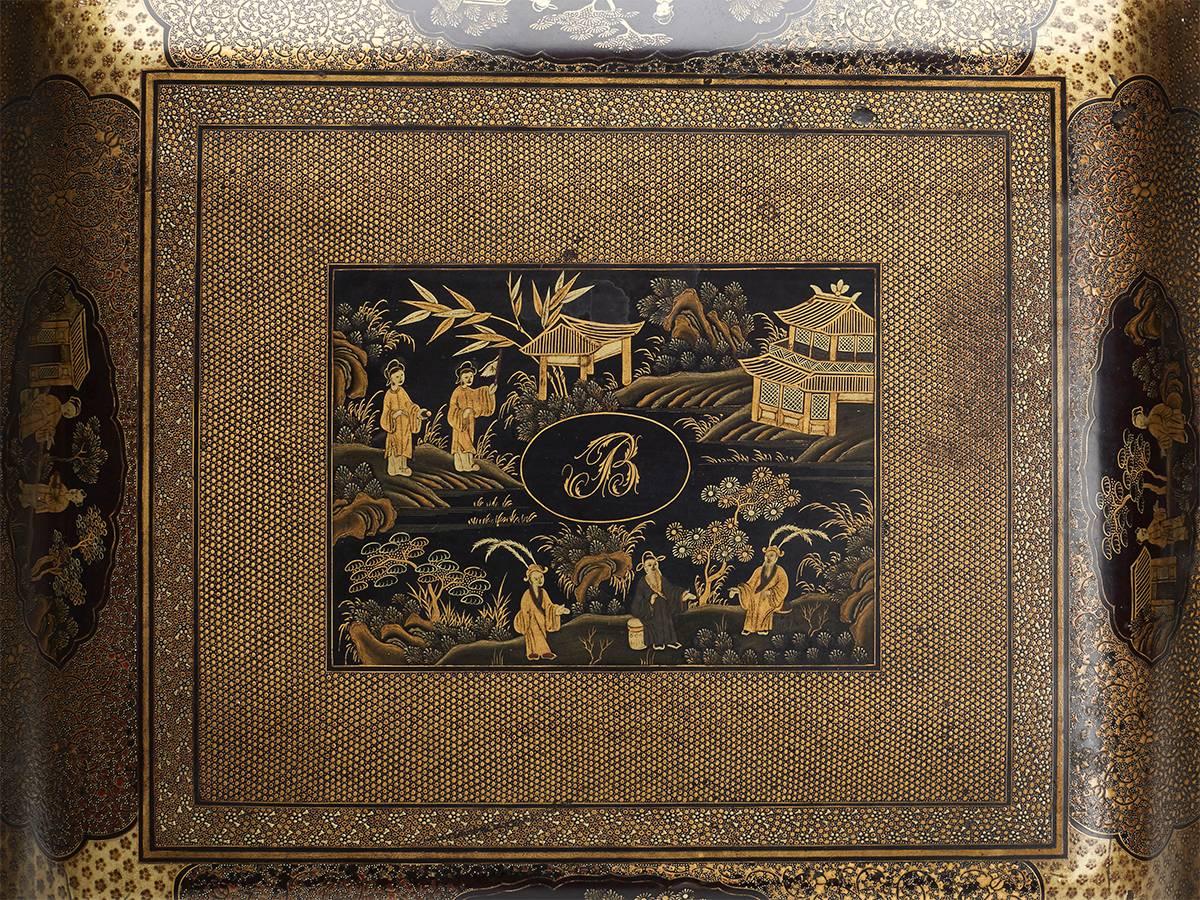 Chinesisches Spielkästchen aus Gold und schwarzem Lack, frühes 19. Jahrhundert im Angebot 6