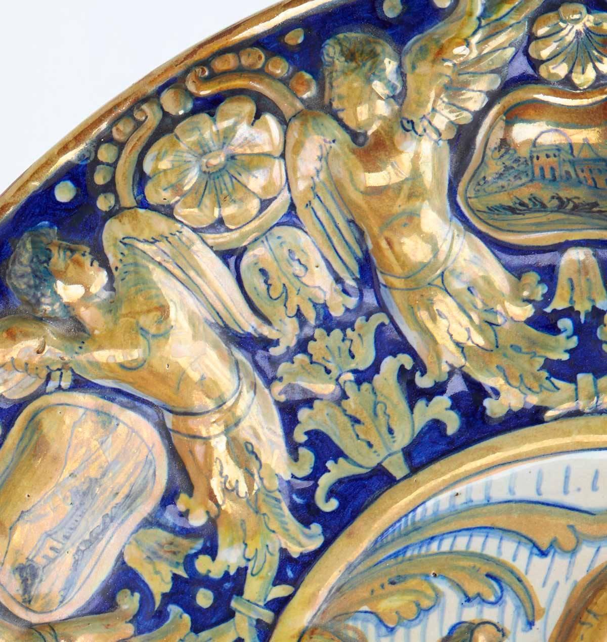 Antike kontinentale Maiolica-geformte, figurale Wandtafel / Schale, Luster im Zustand „Gut“ im Angebot in Bishop's Stortford, Hertfordshire