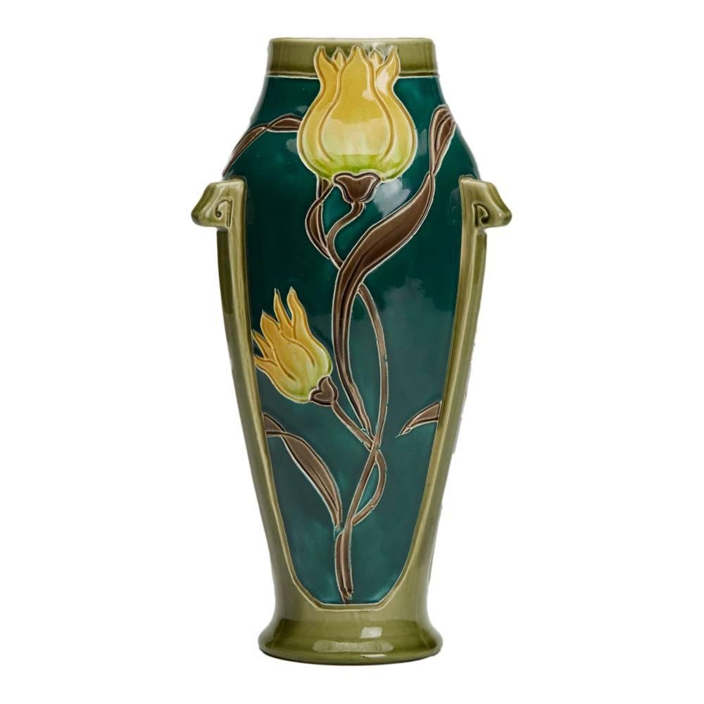 Art Nouveau Burmantofts Faience Handled Tulip Vase In Excellent Condition In Bishop's Stortford, Hertfordshire
