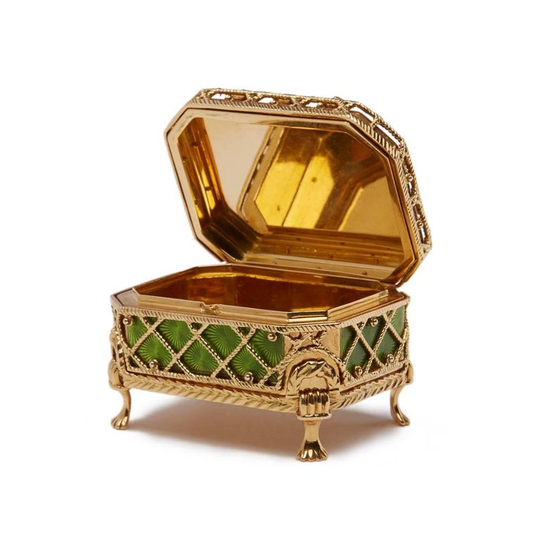 Victor Mayer, Modern Faberge 18ct Gold Pill Box & Stand For Sale 1