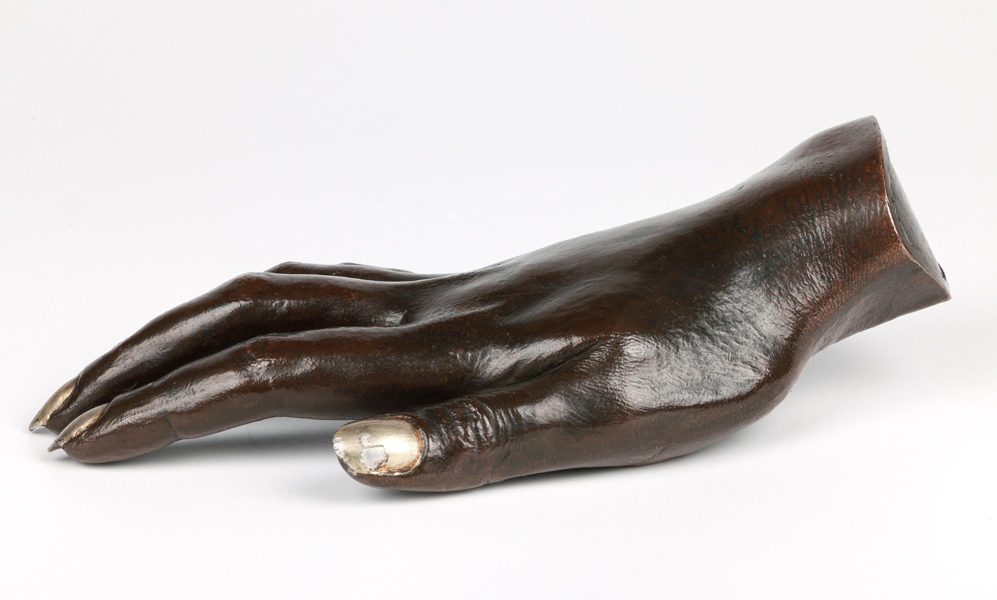 Sculpture inhabituelle en bronze ancien de la main d'une femme humaine Bon état - En vente à Bishop's Stortford, Hertfordshire
