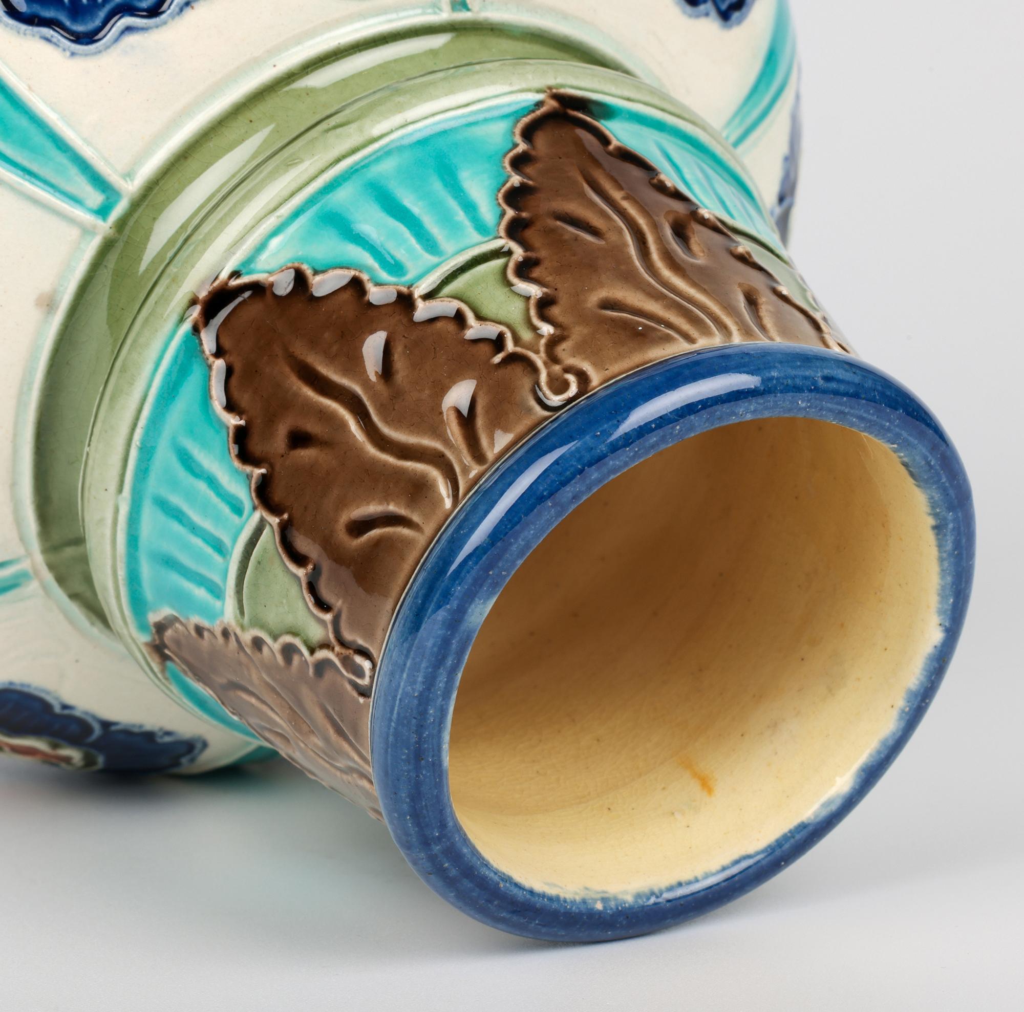 Burmantofts Exceptional Parti Ware Vase en poterie d'art à décor floral en vente 1
