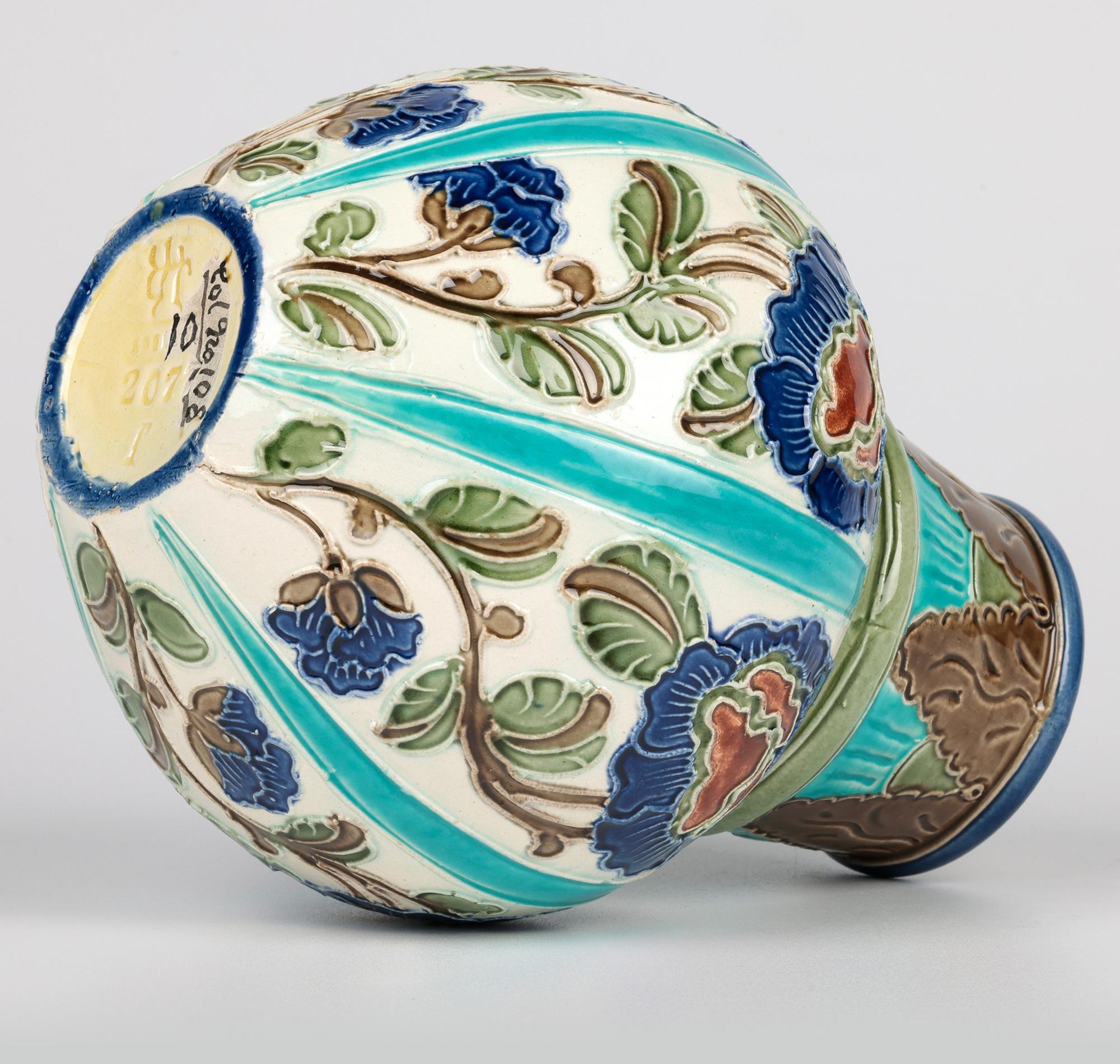 Burmantofts Exceptional Parti Ware Vase en poterie d'art à décor floral en vente 4