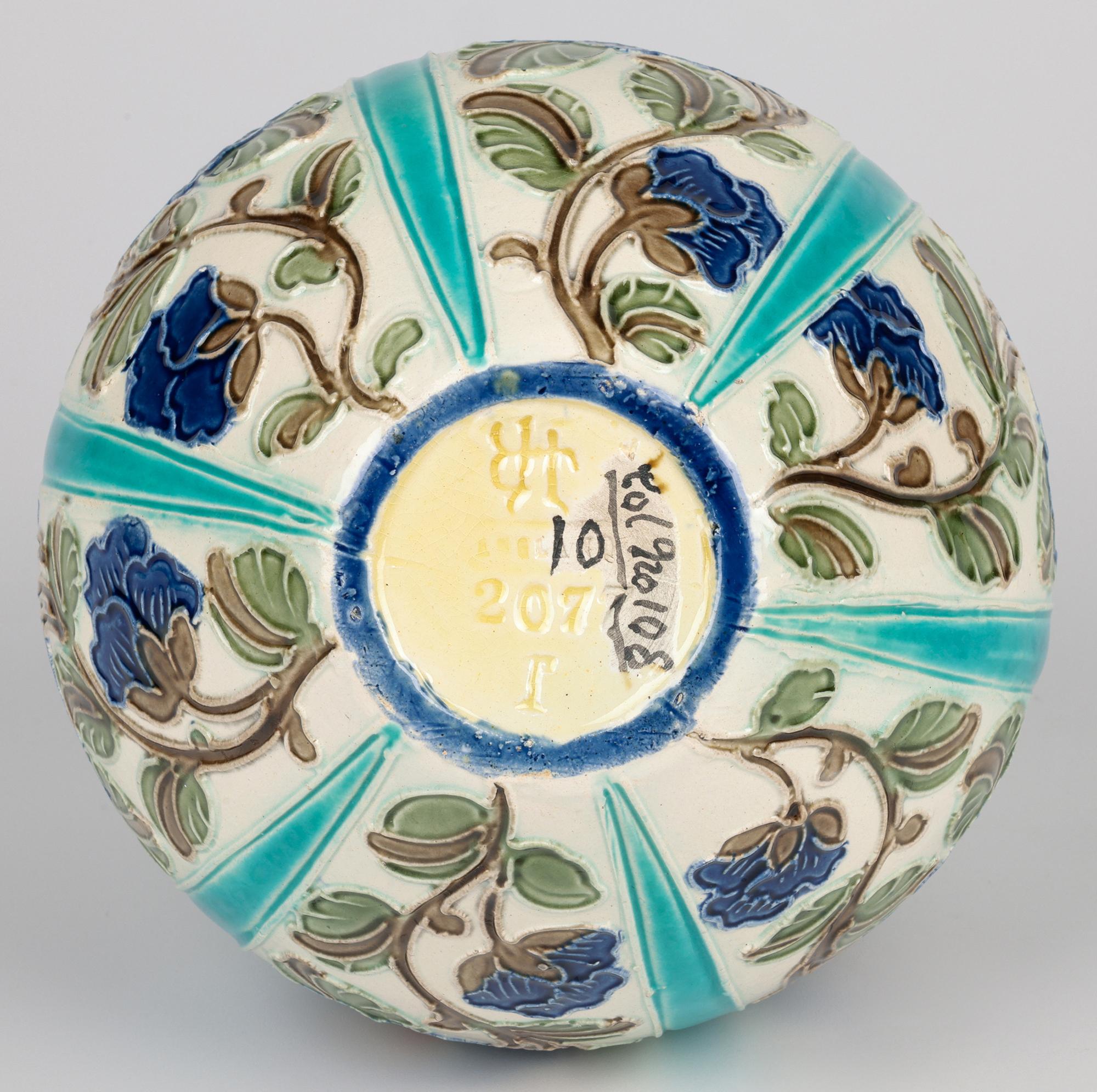 Burmantofts Exceptional Parti Ware Vase en poterie d'art à décor floral en vente 6