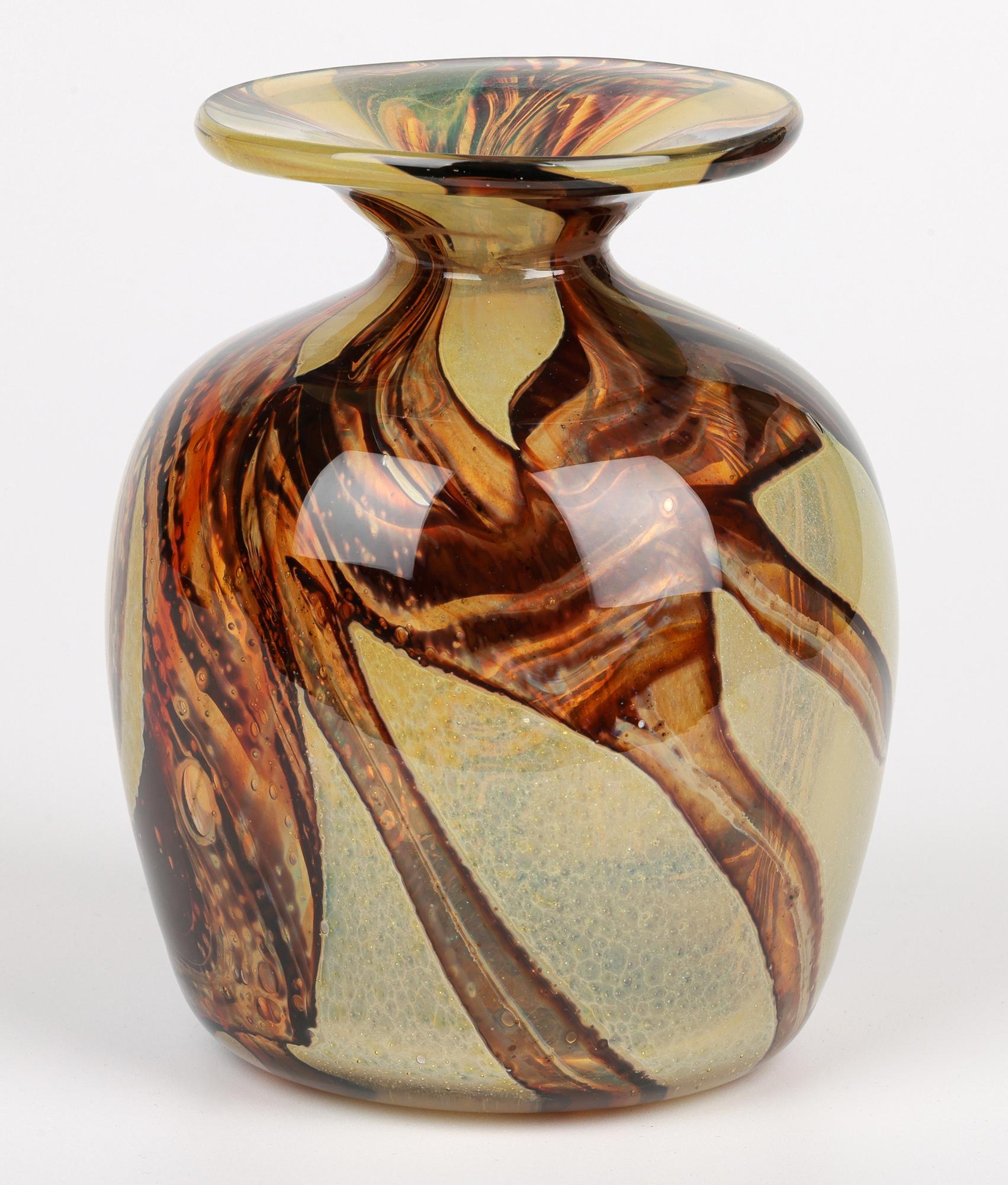 Eric Dobson et Michael Harris pour Mdina Studio Glass Vase à sable Bon état - En vente à Bishop's Stortford, Hertfordshire