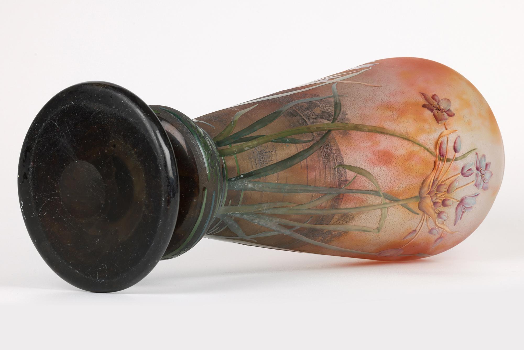 Daum Grand Vase en verre d'art Art Nouveau Agapanthe Camée Gravé à l'Acide en vente 4