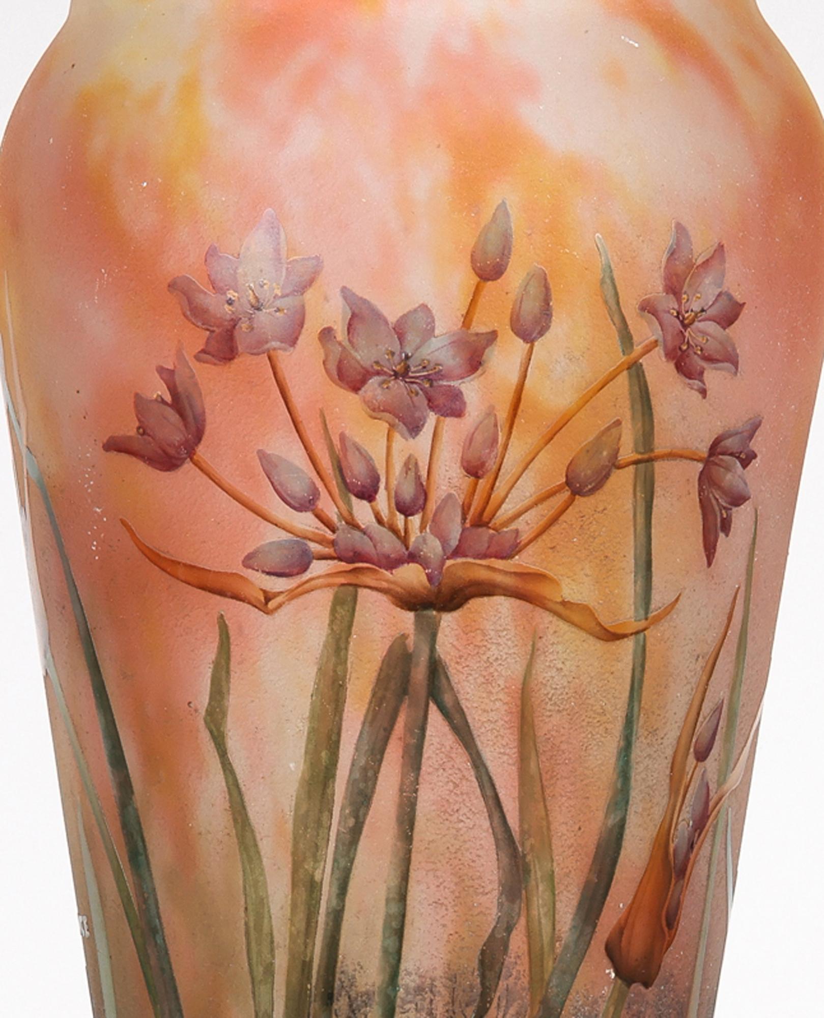 Daum Grand Vase en verre d'art Art Nouveau Agapanthe Camée Gravé à l'Acide en vente 12