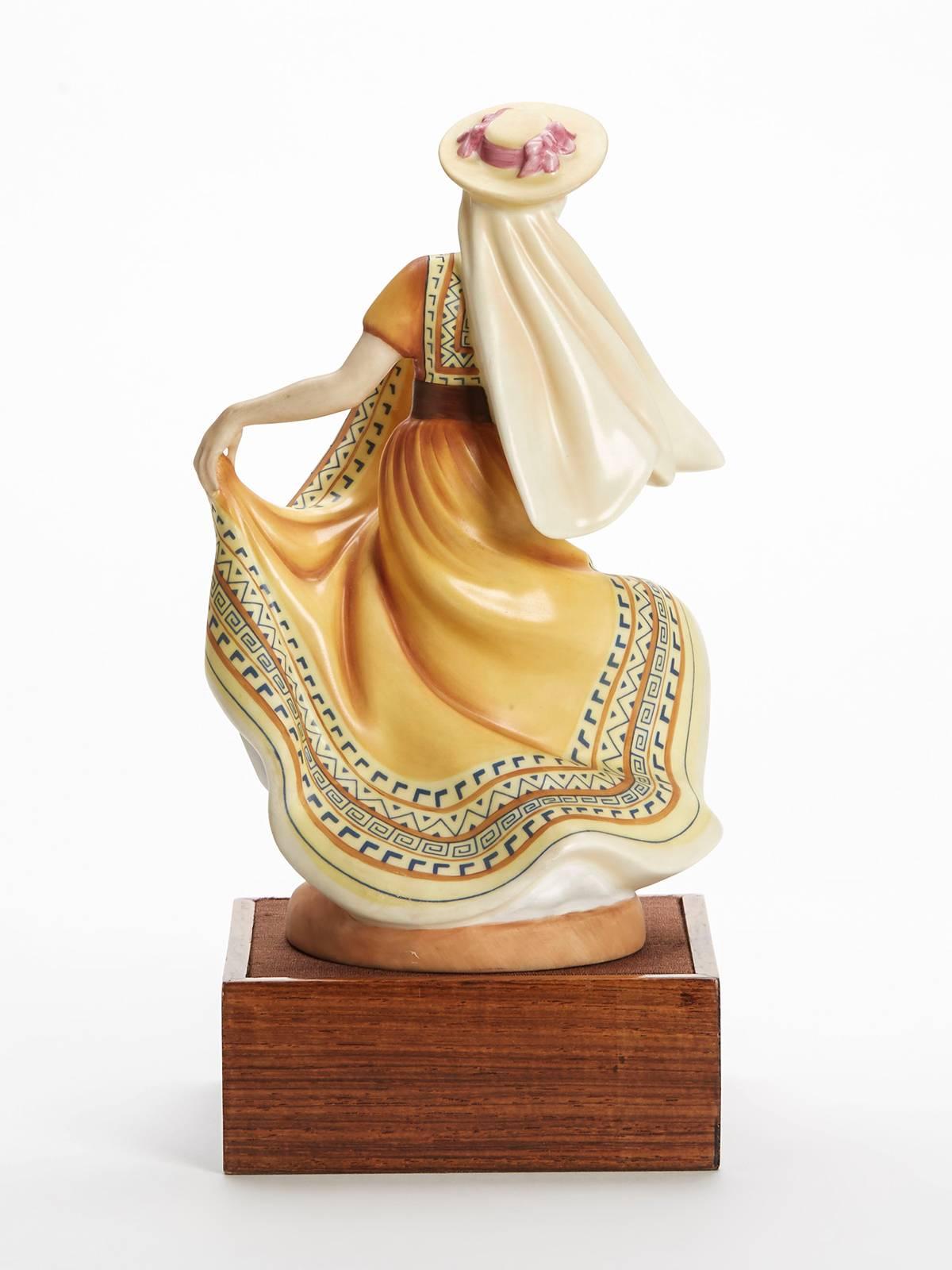 Royal Doulton Mexican Dancer Figurine, 1978 In Good Condition For Sale In Bishop's Stortford, Hertfordshire