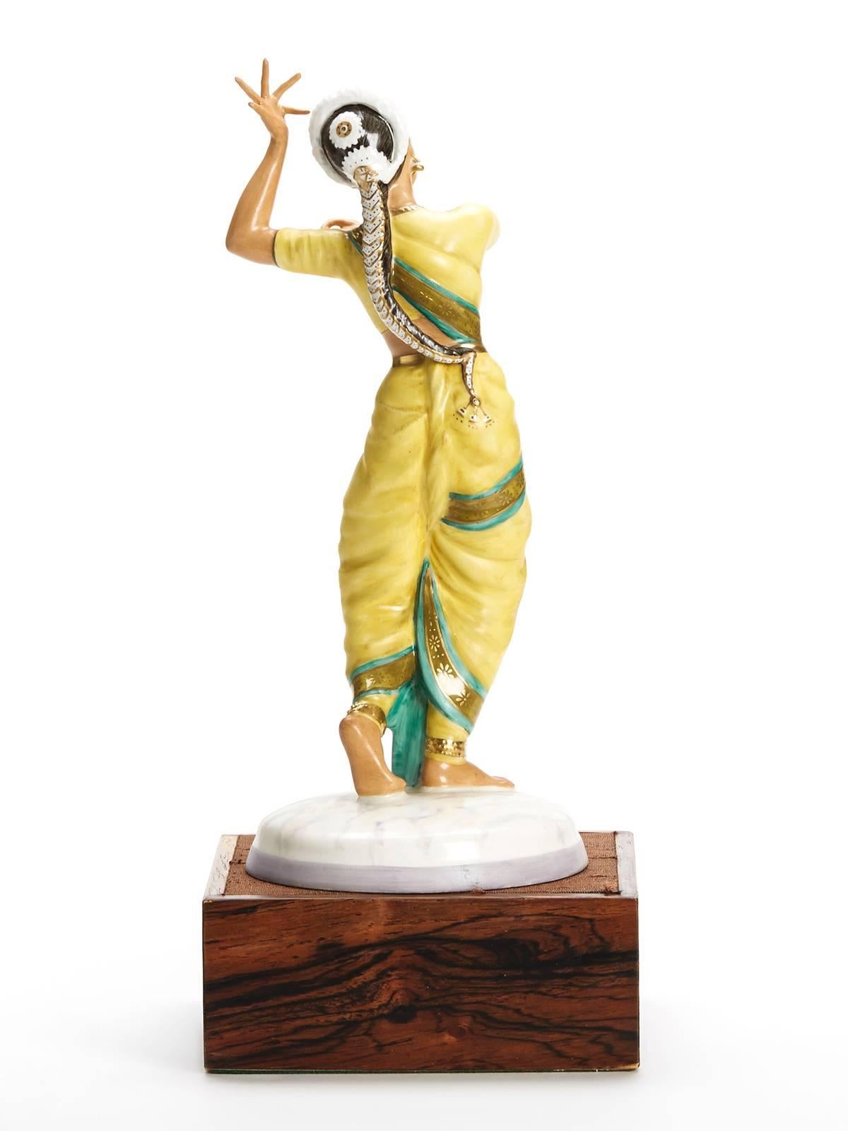 Royal Doulton Indian Temple Dancer Figurine, 1976 In Good Condition In Bishop's Stortford, Hertfordshire