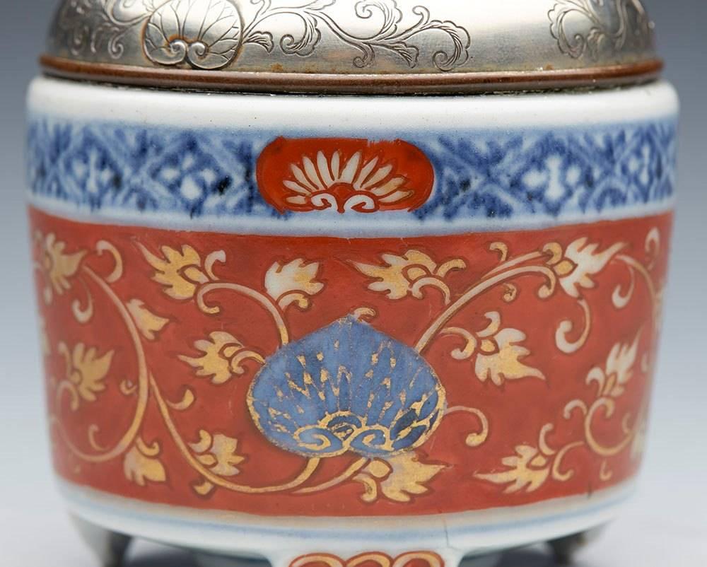 Antique Japanese Arita Silver Lidded Imari Censer, 18th Century In Excellent Condition In Bishop's Stortford, Hertfordshire