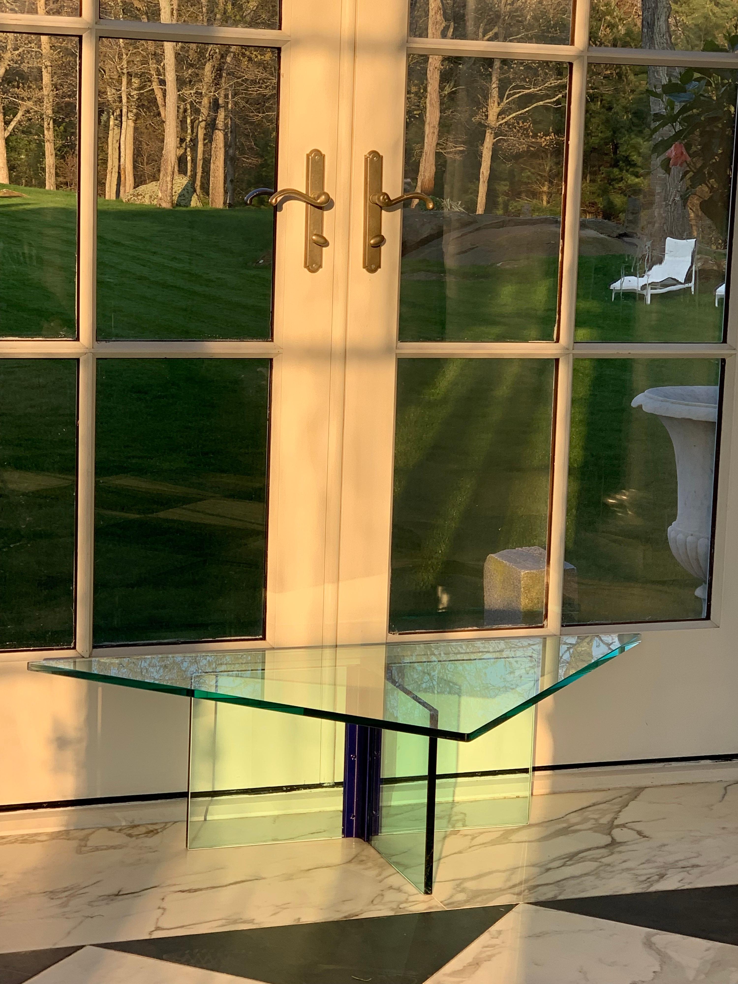 Triangular Glass Coffee Table In Good Condition In New Haven, CT