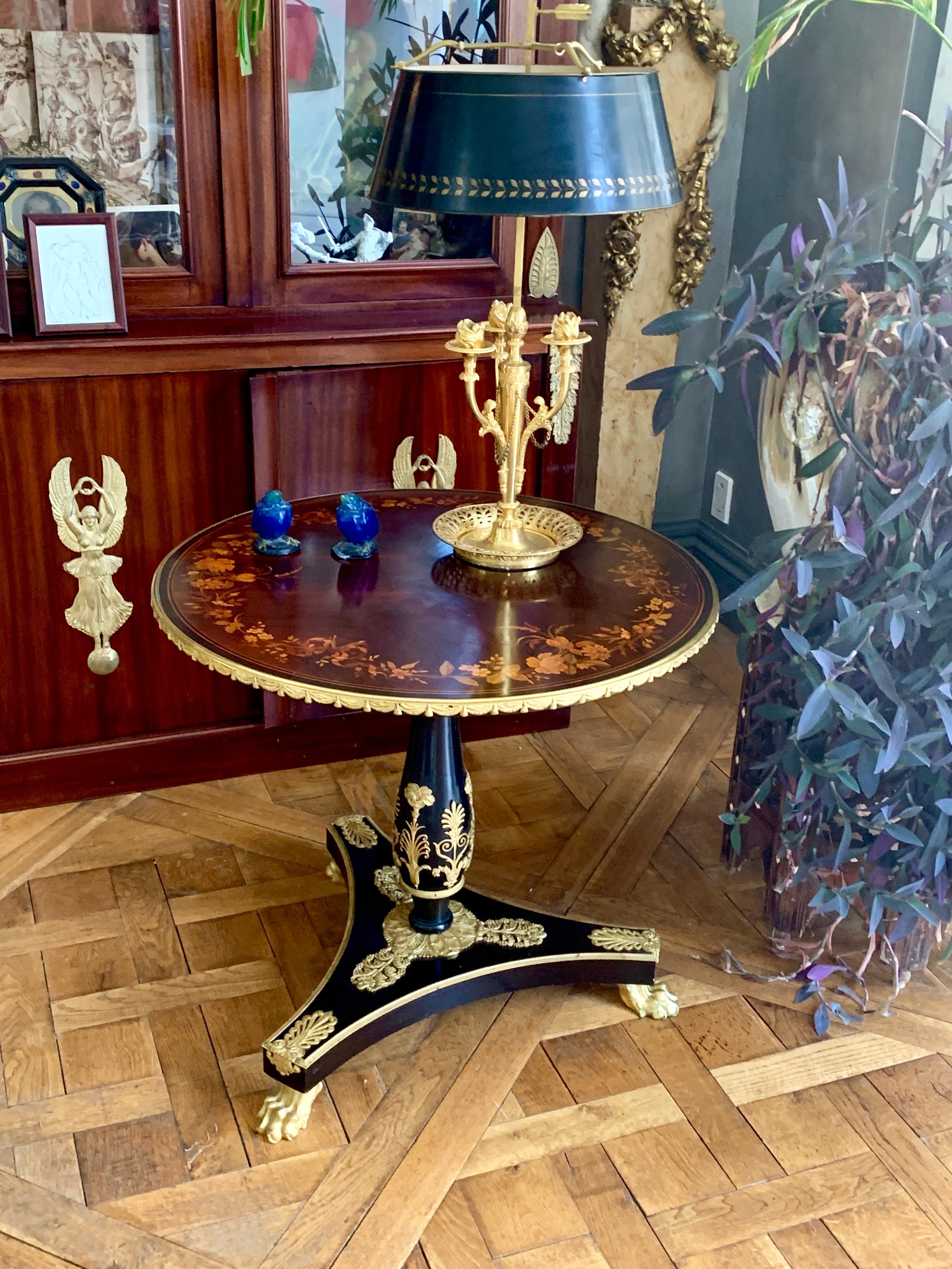 A Herts Brothers Side Table with Ormolu In Good Condition For Sale In New Haven, CT