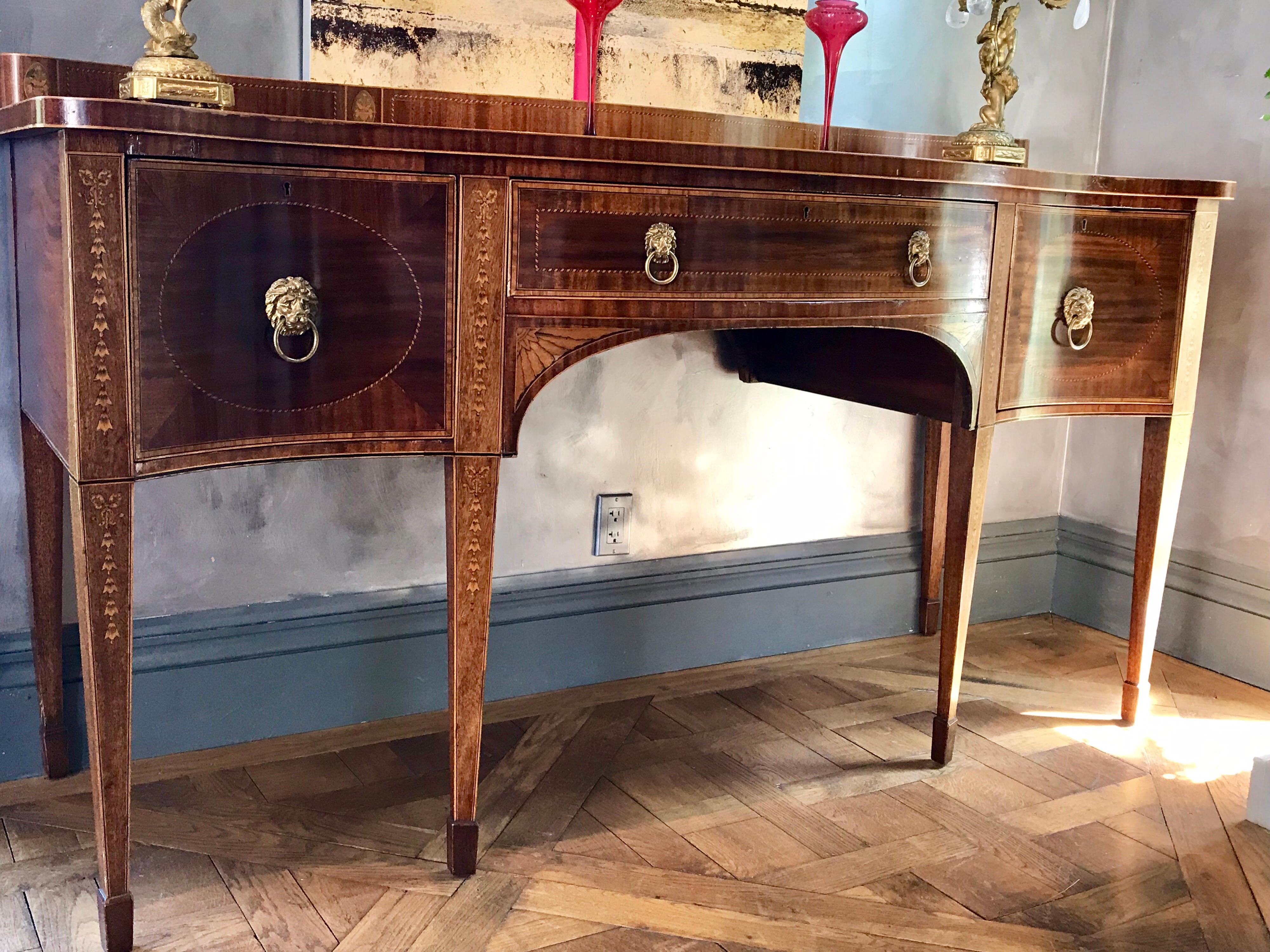 Veneer Hepplewhite Sideboard 