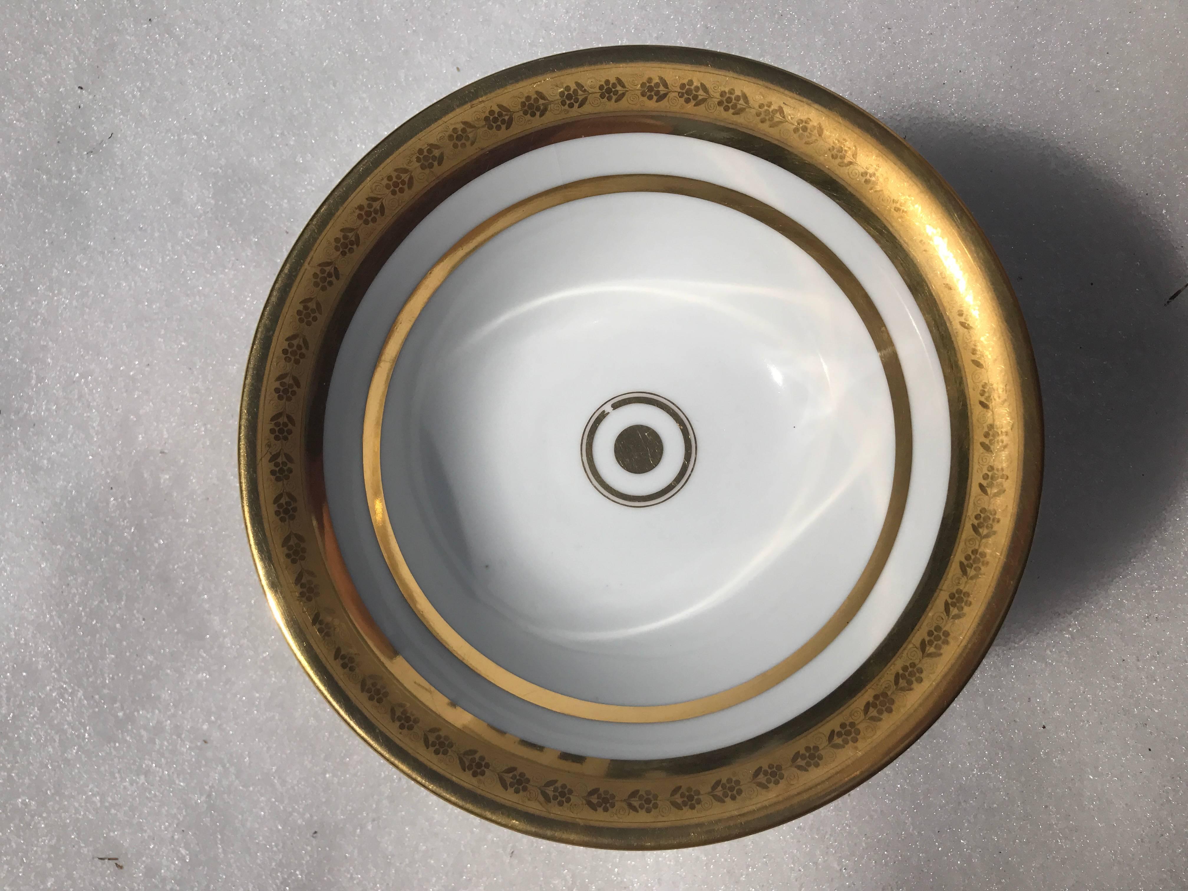 A Rare Cameo Inlaid Empire Porcelain Bowl  For Sale 1