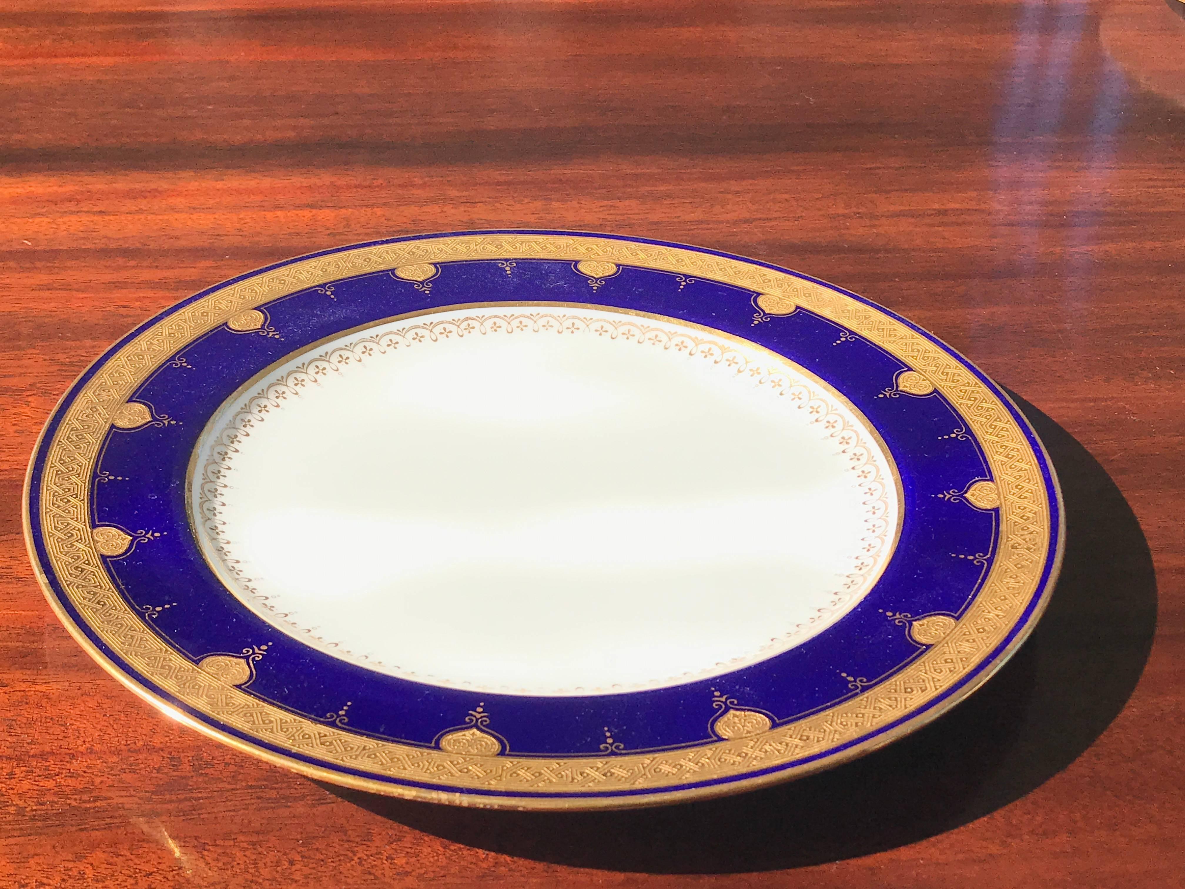 Anglais 12 assiettes plates bleu cobalt  en vente