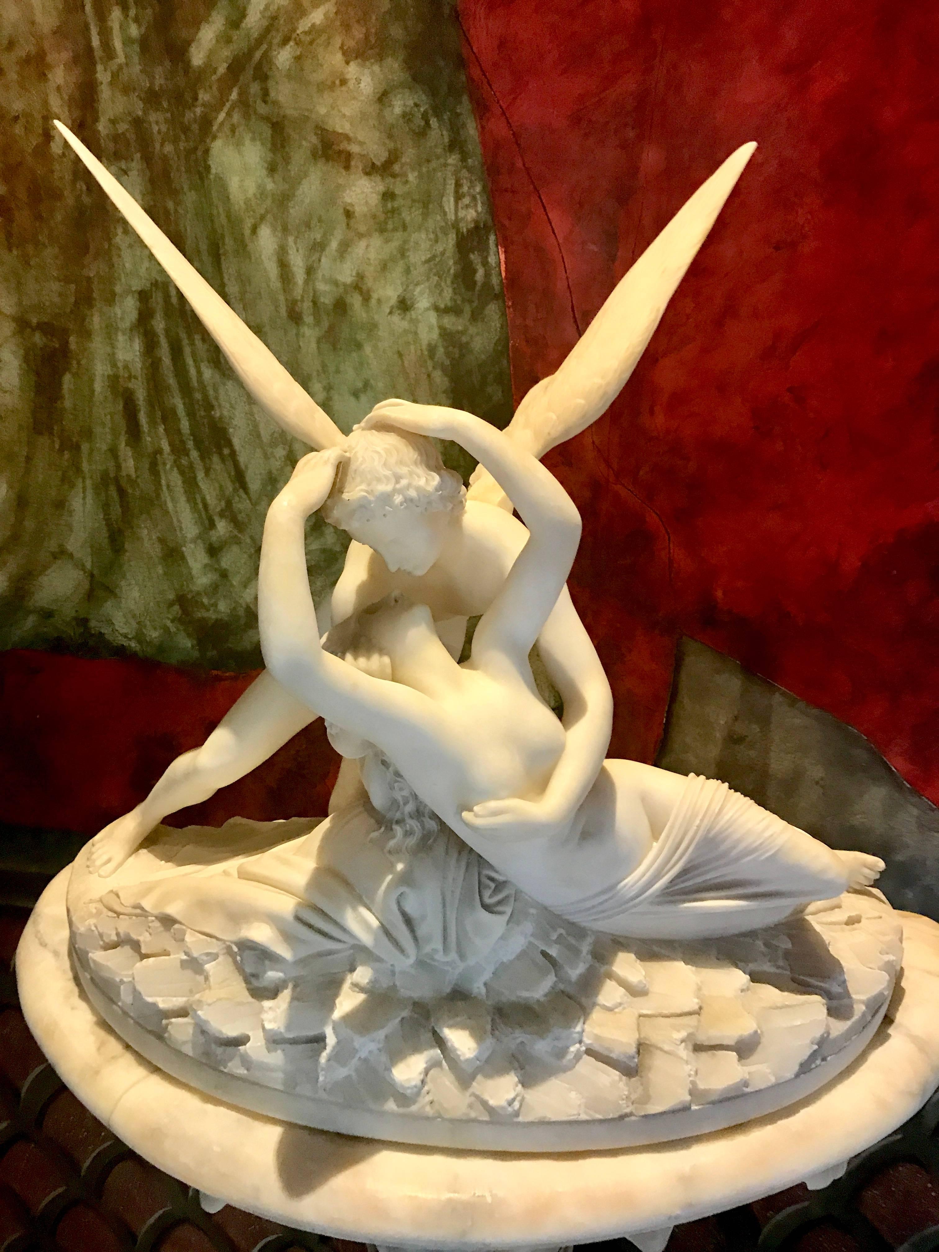 Skulptur von Amor und Psyche (Handgeschnitzt) im Angebot