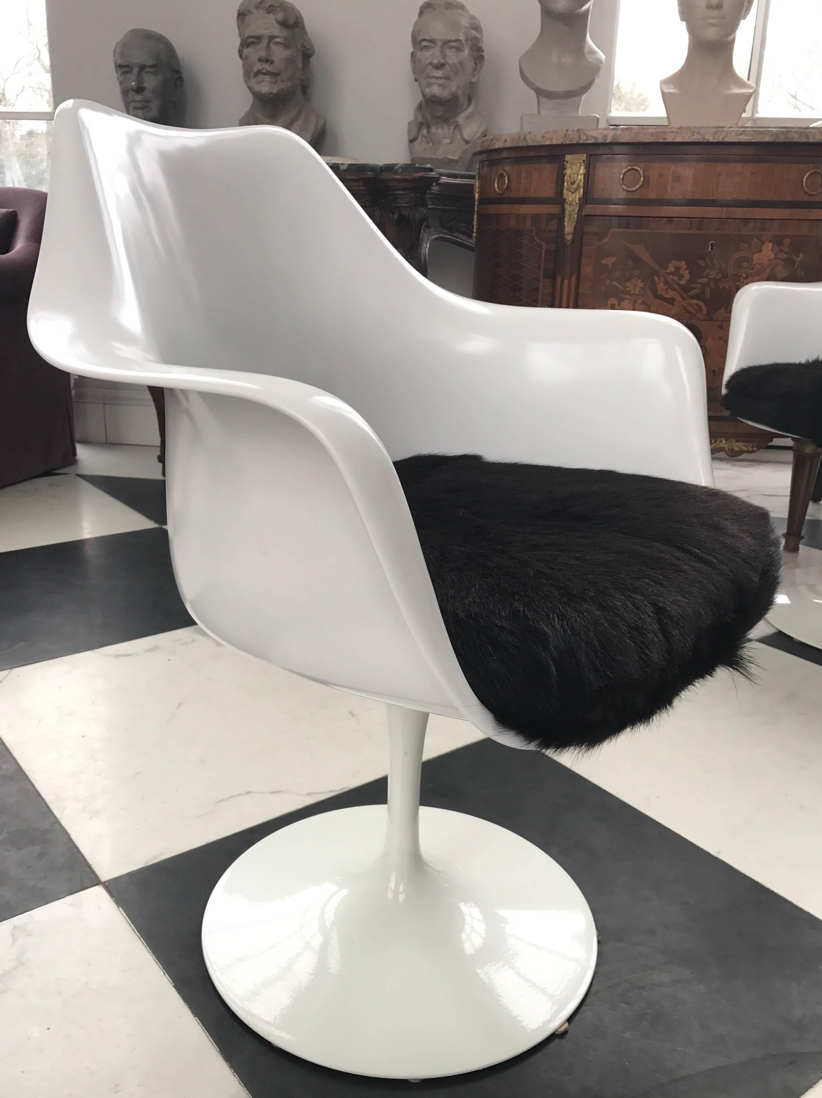 This set of 8 Florence Knoll dining chairs are in amazingly good condition and have been upholstered in natural black cow hide.