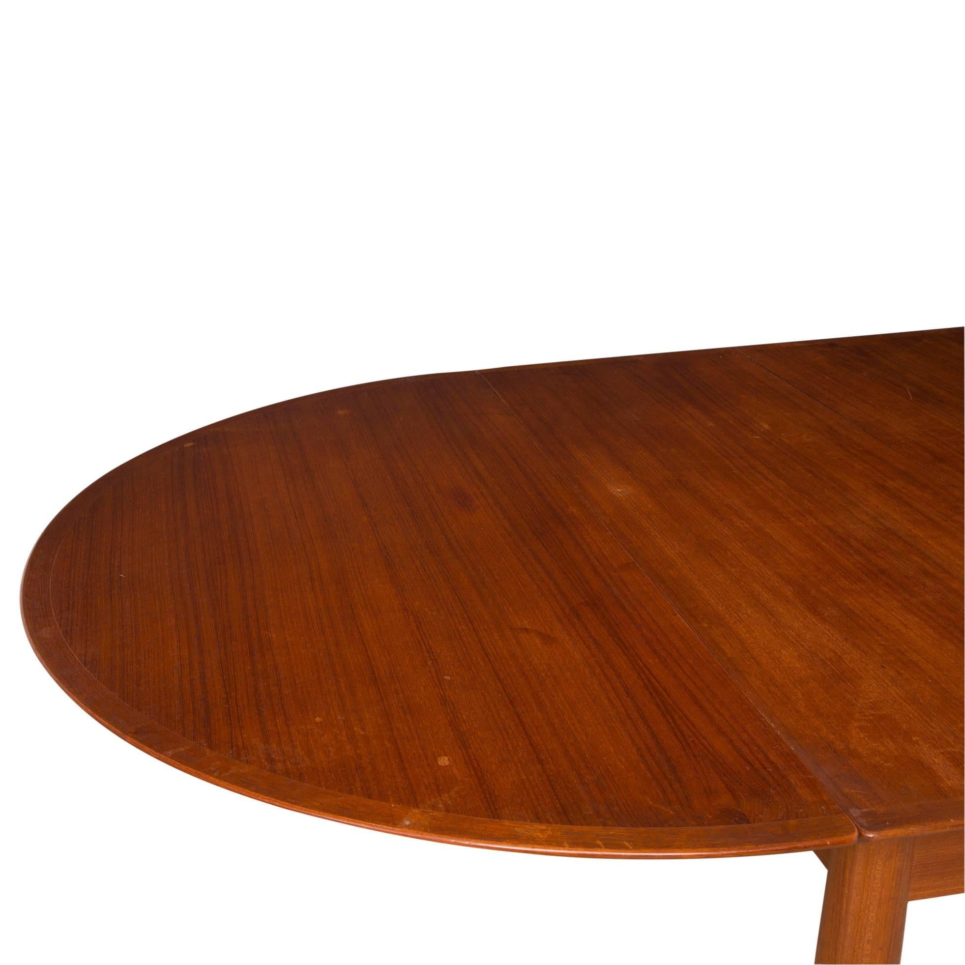 Arne Vodder for Sibast, Expandable Dining or Game Table In Good Condition In Los Angeles, CA