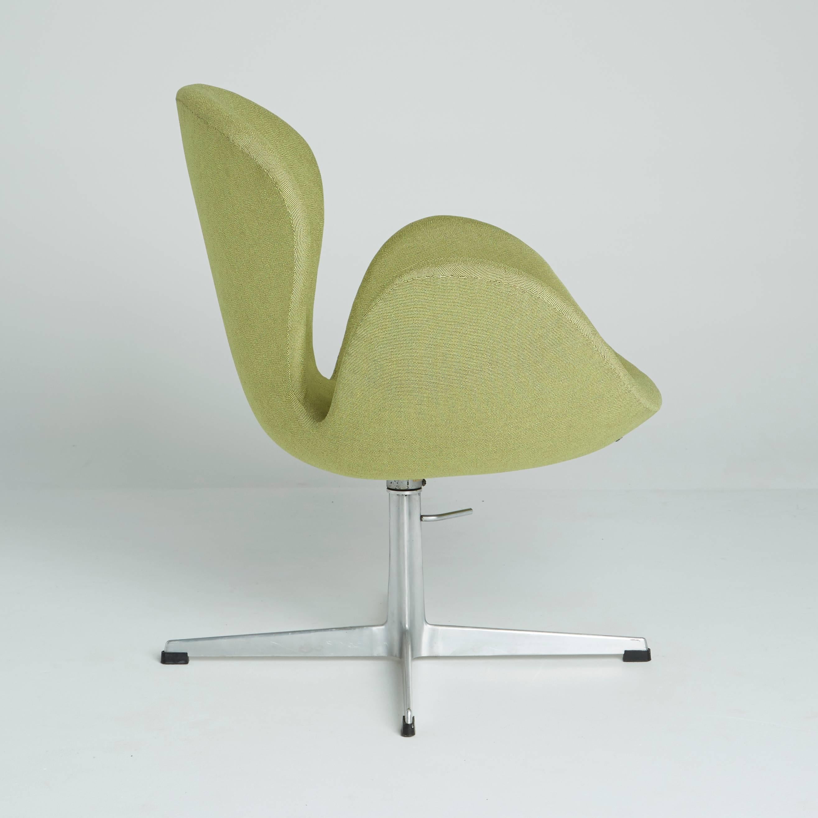 Danish Swan Chairs by Arne Jacobsen for Fritz Hansen, Circa 1964 Production