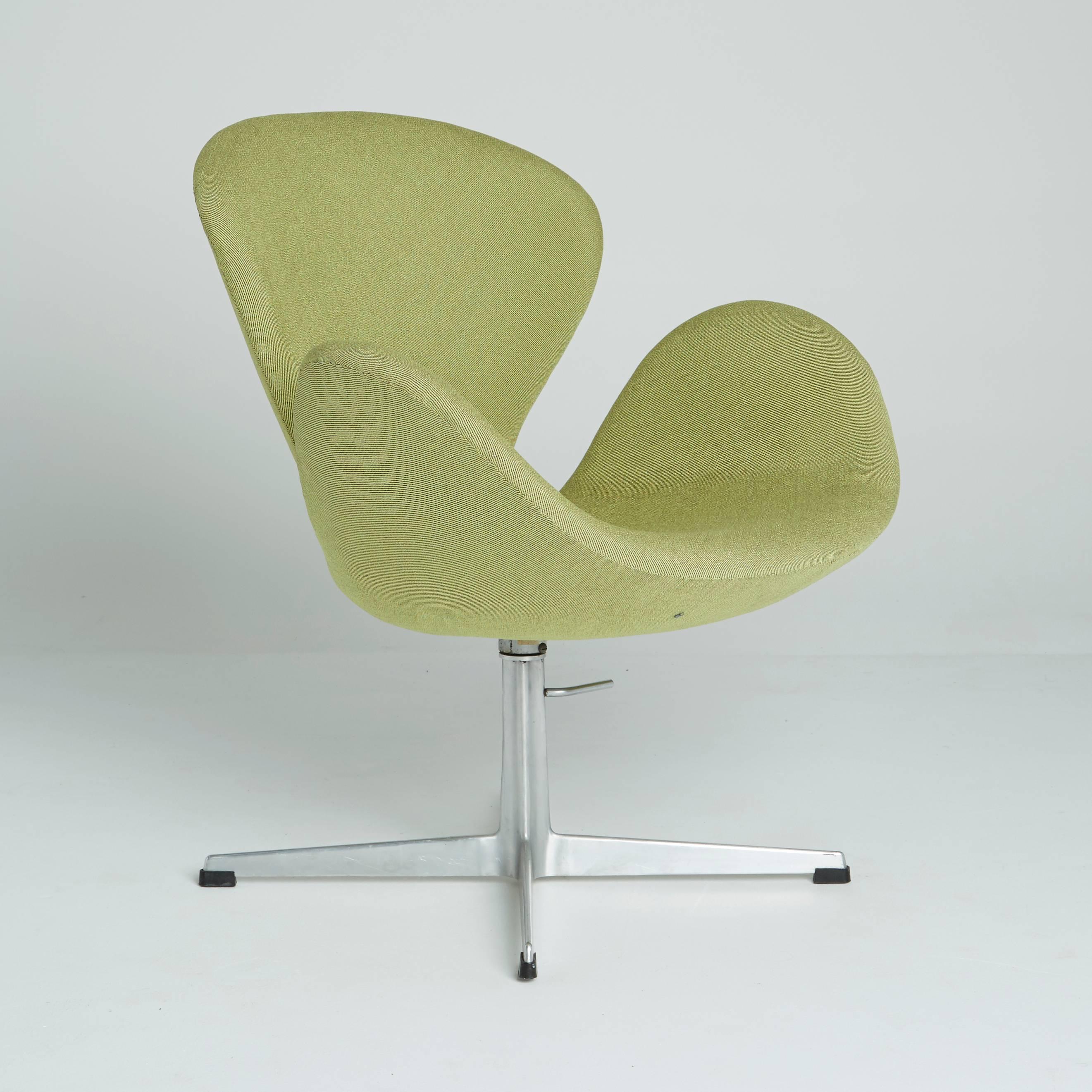 Mid-Century Modern Swan Chairs by Arne Jacobsen for Fritz Hansen, Circa 1964 Production
