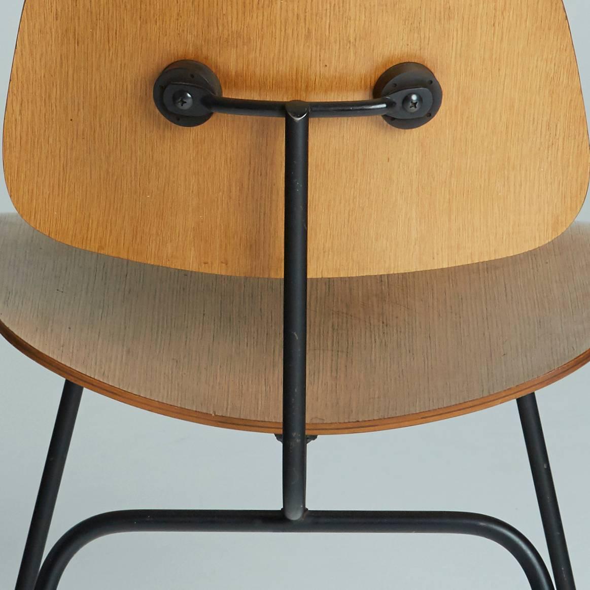 DCM Chairs by Charles Eames for Herman Miller, circa 1950 In Good Condition In Los Angeles, CA