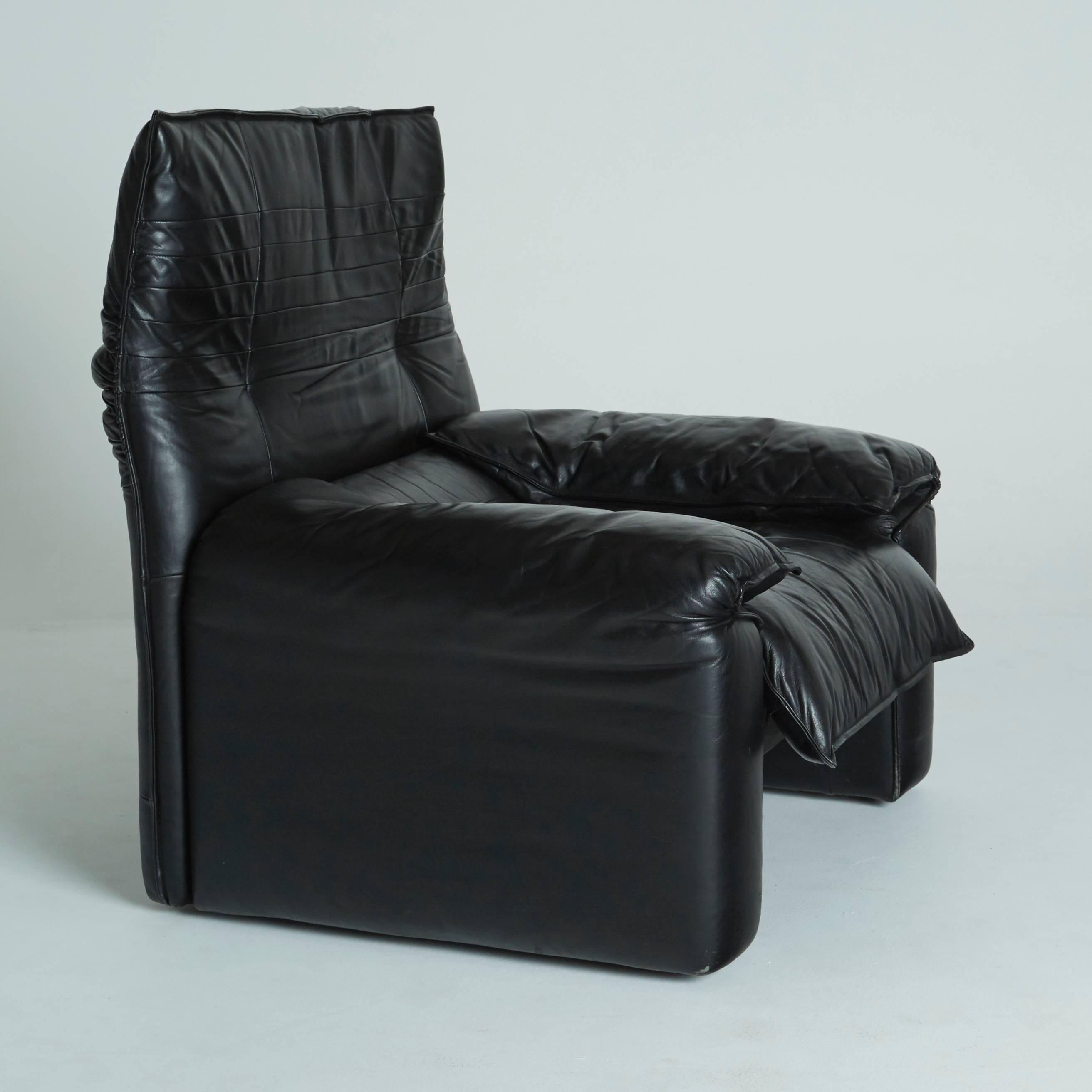 Italian Maralunga Style Black Leather Armchairs with Adjustable Headrests 