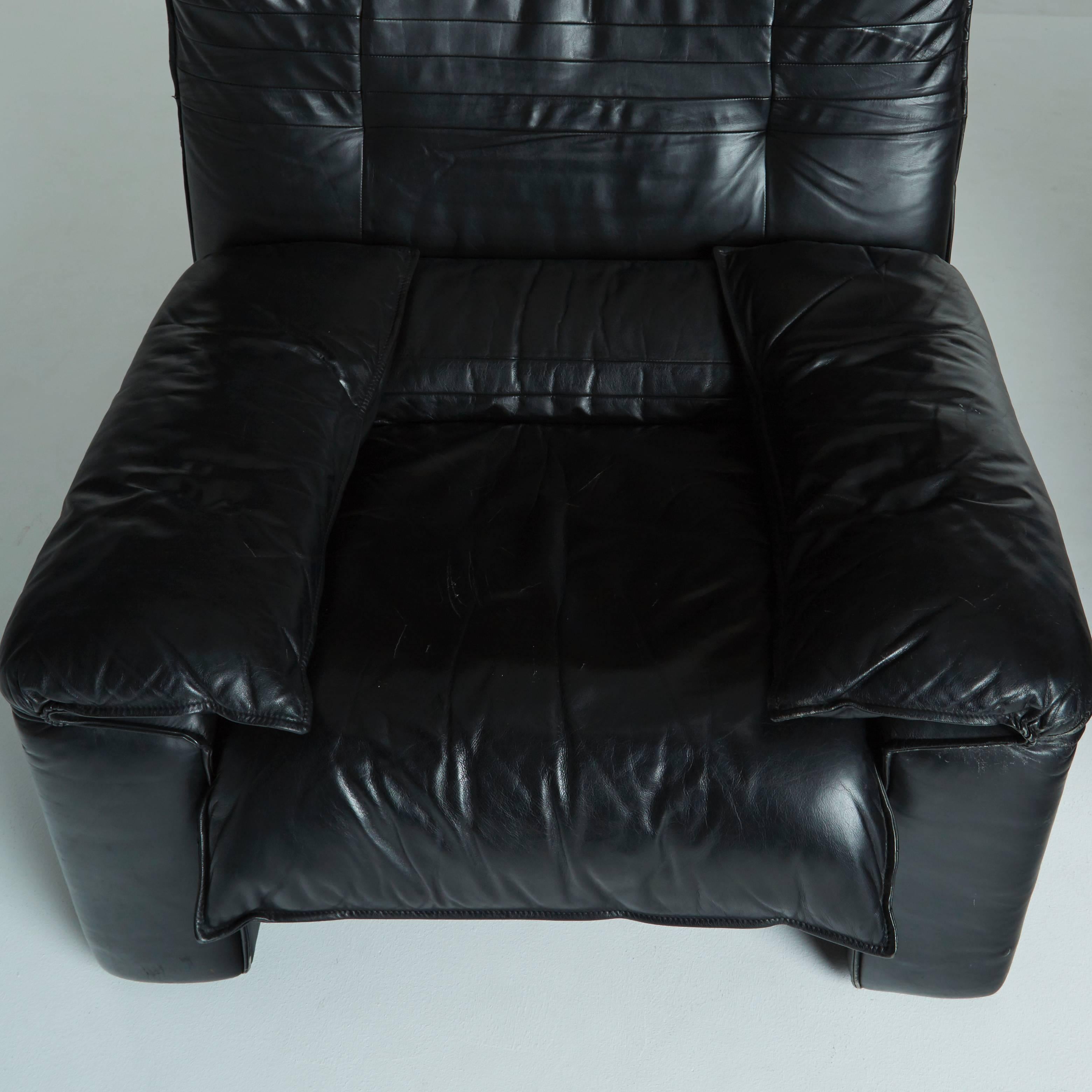 Maralunga Style Black Leather Armchairs with Adjustable Headrests  2