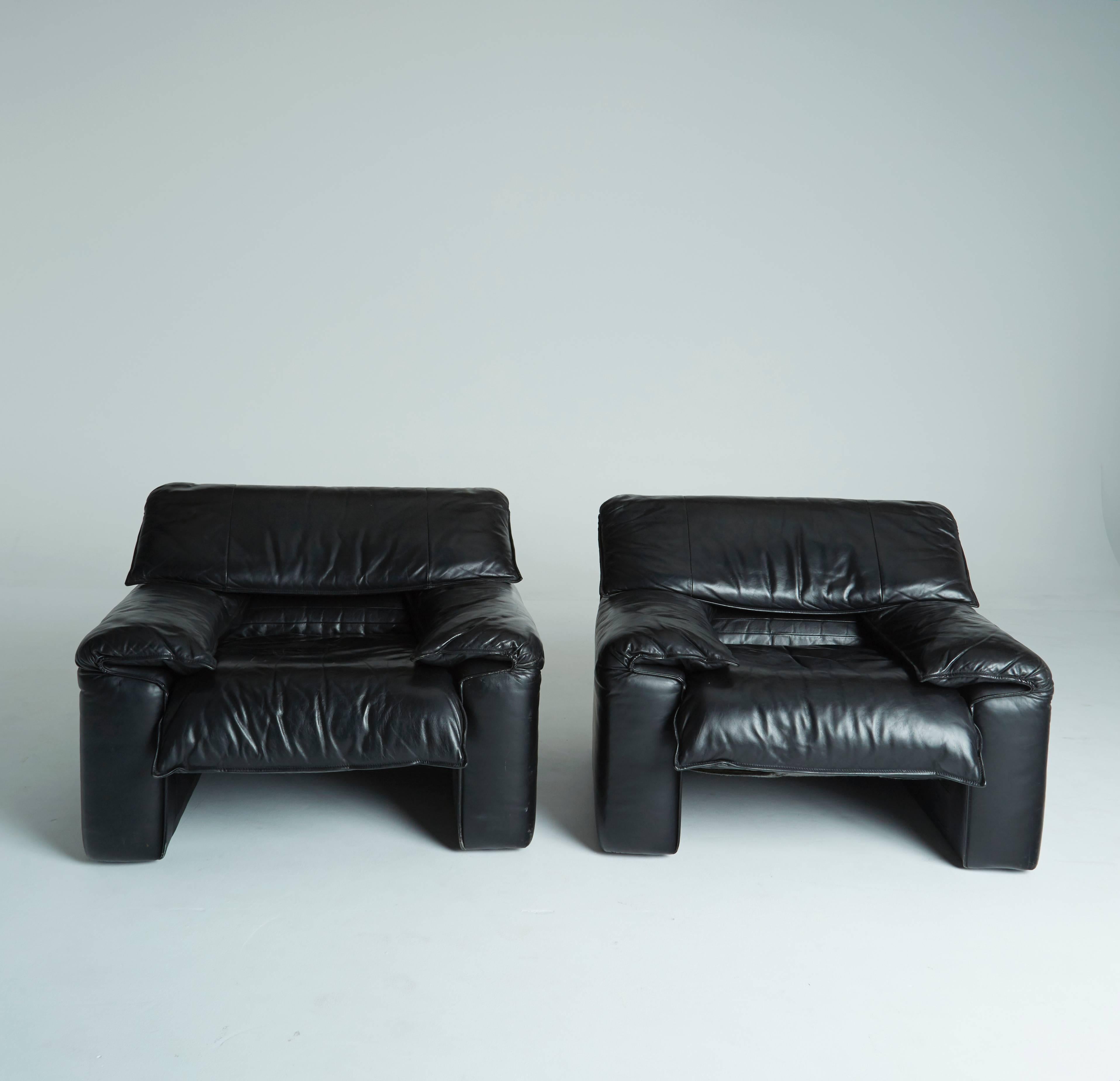 Maralunga Style Black Leather Armchairs with Adjustable Headrests  4